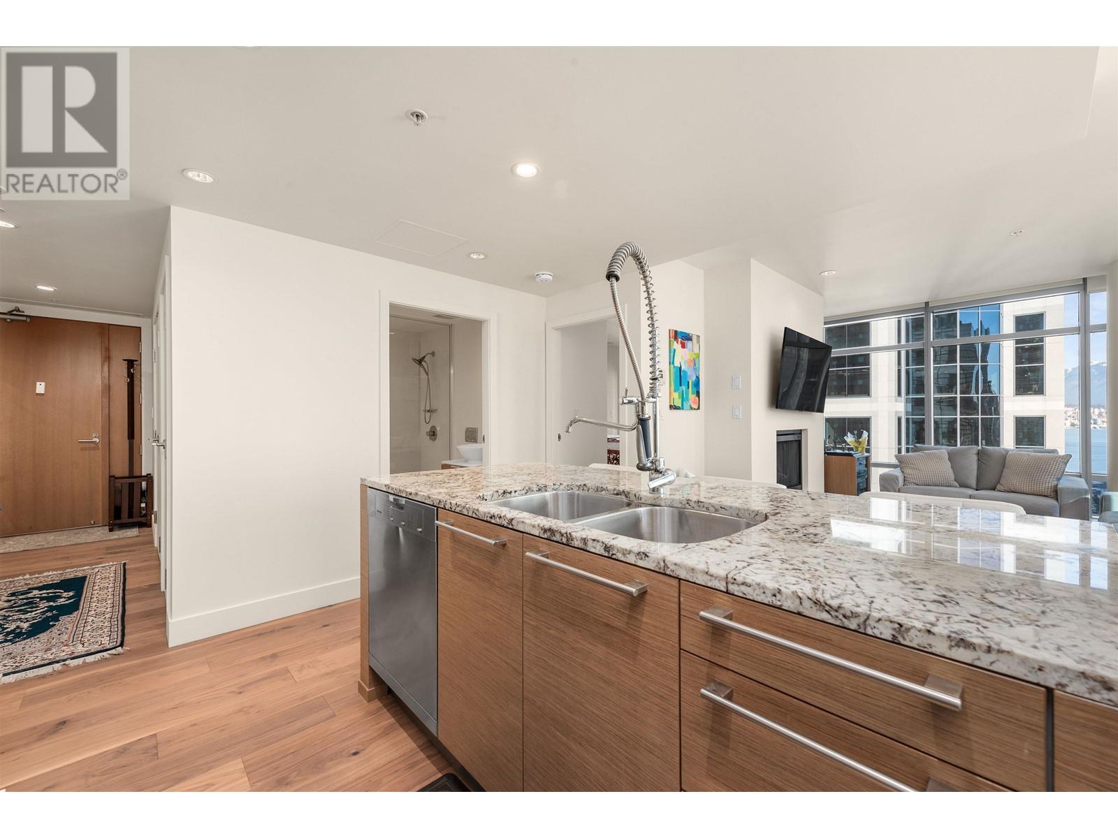 Listing Picture 9 of 38 : 1805 1111 ALBERNI STREET, Vancouver / 溫哥華 - 魯藝地產 Yvonne Lu Group - MLS Medallion Club Member