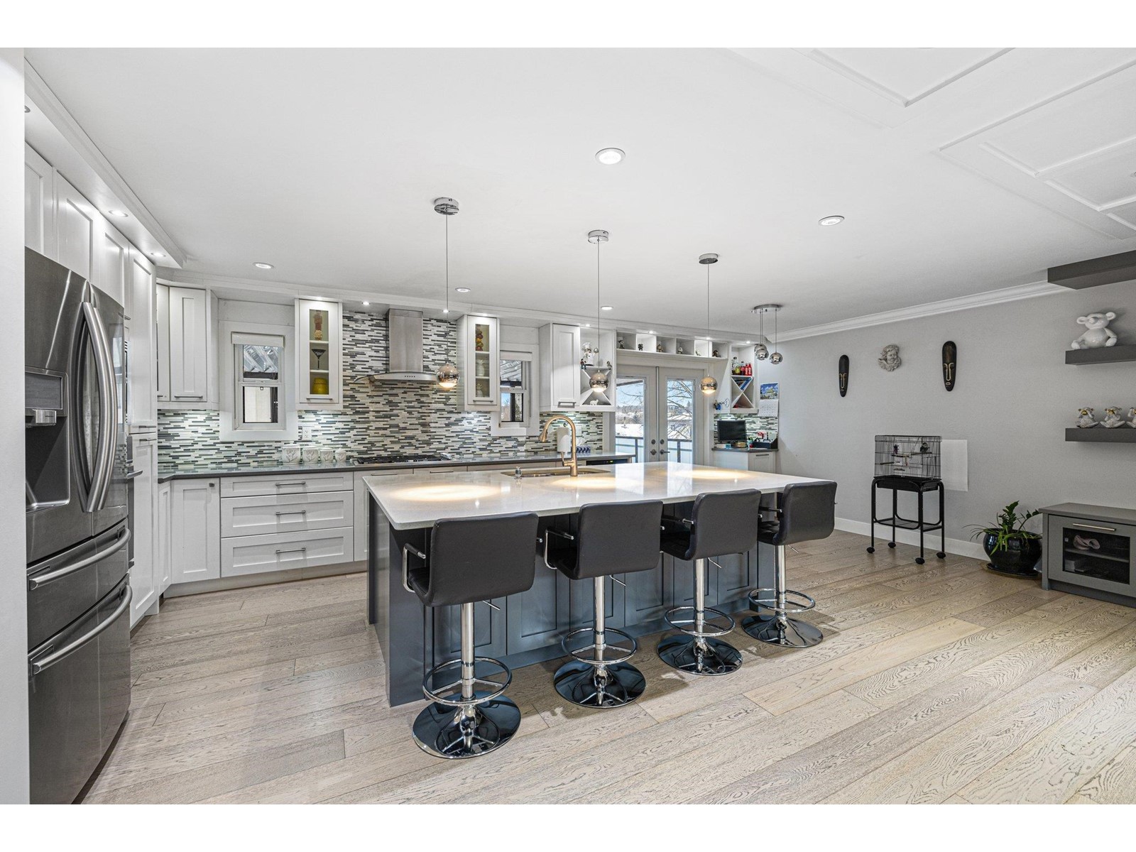 Property at 7863 SUNCREST DRIVE image 4