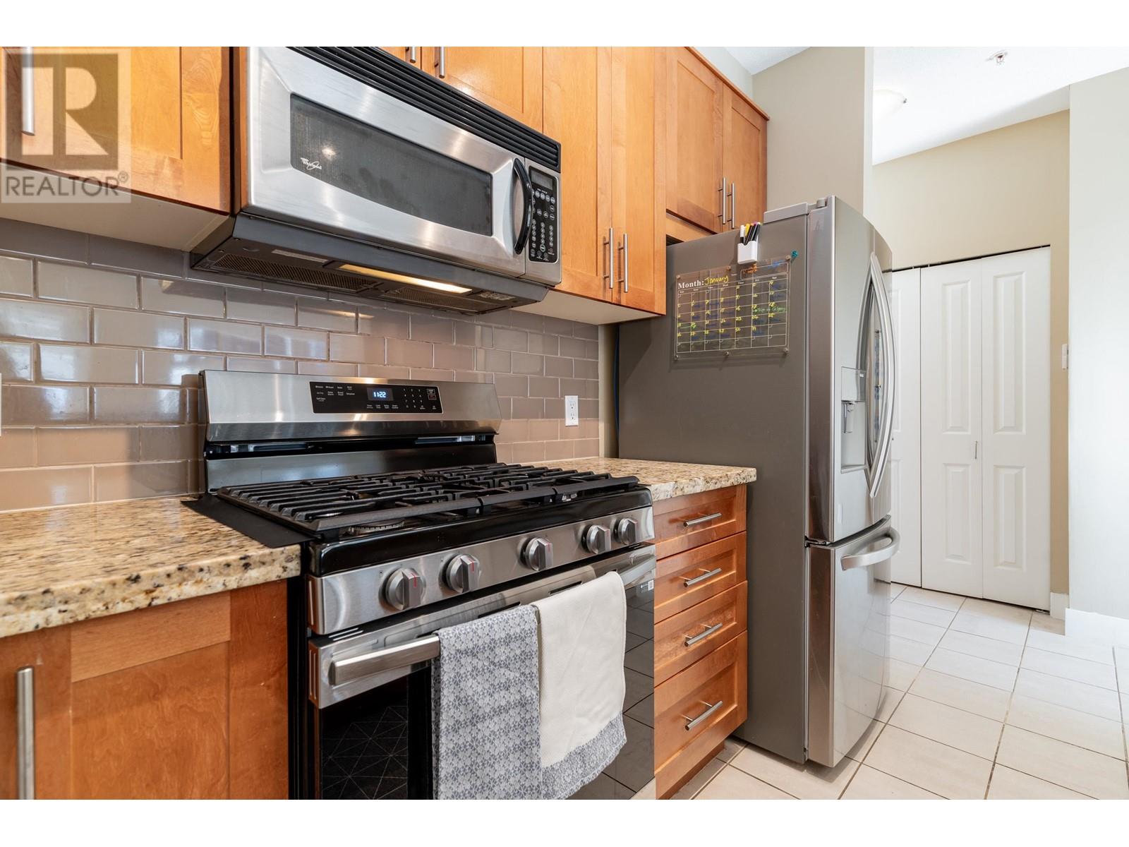 301 4885 Valley Drive, Vancouver, British Columbia  V6J 5M7 - Photo 8 - R2965695