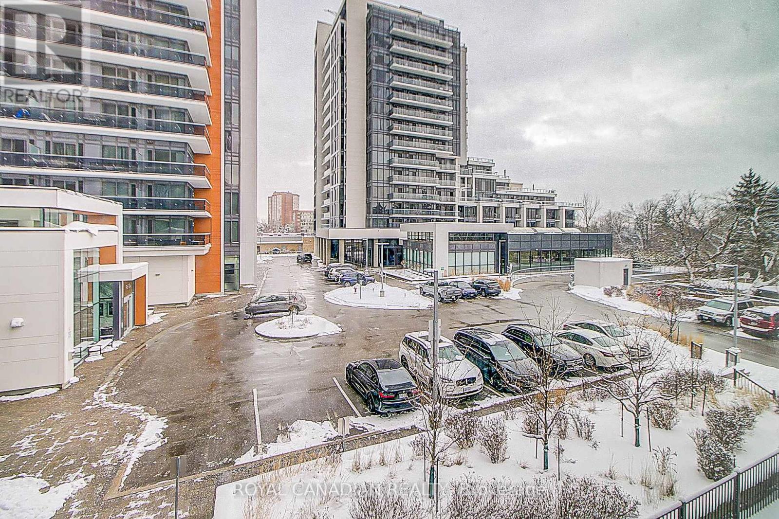 Property at 208 - 9608 YONGE STREET image 4