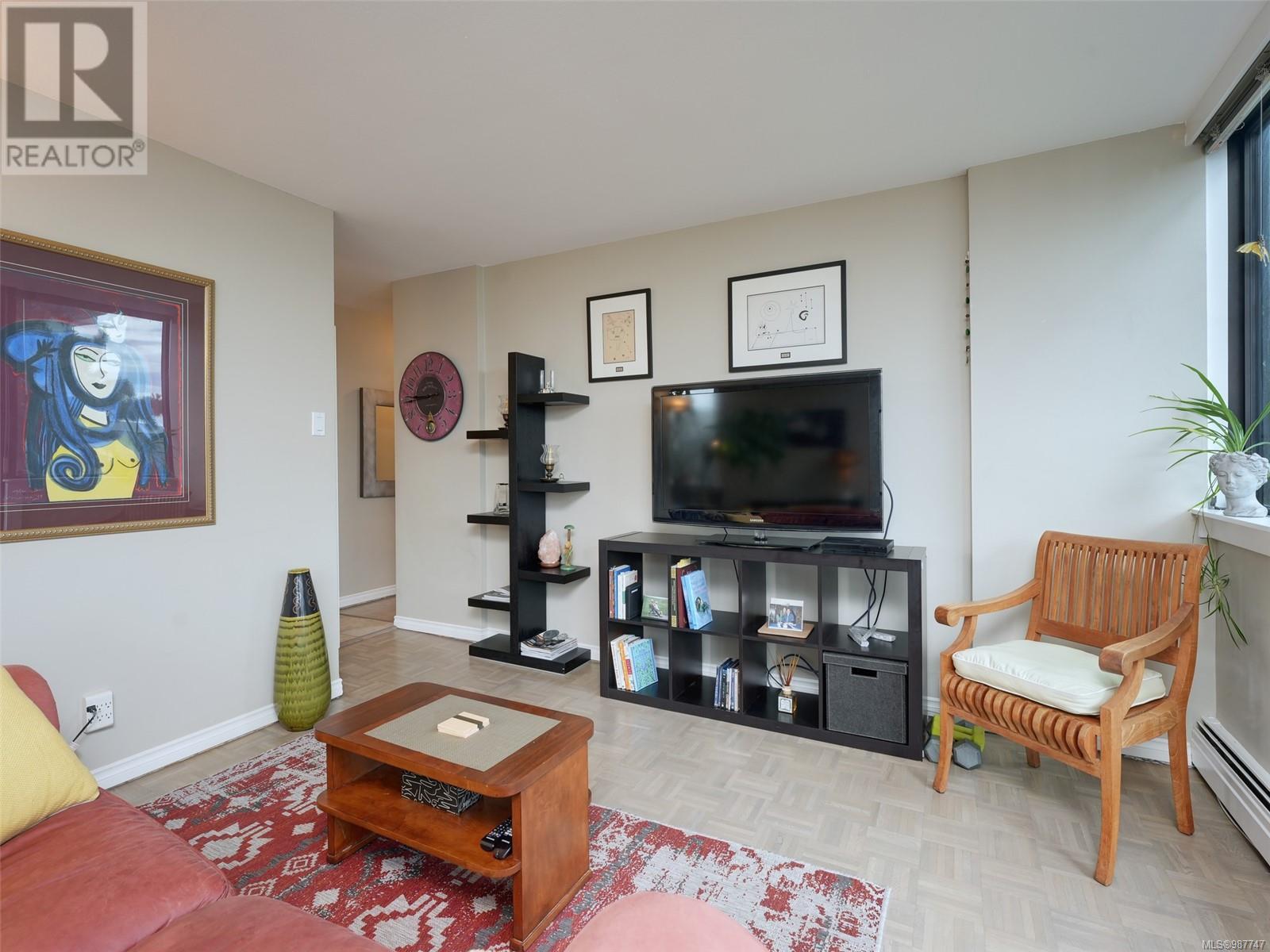 Property at 405 647 Michigan St image 4