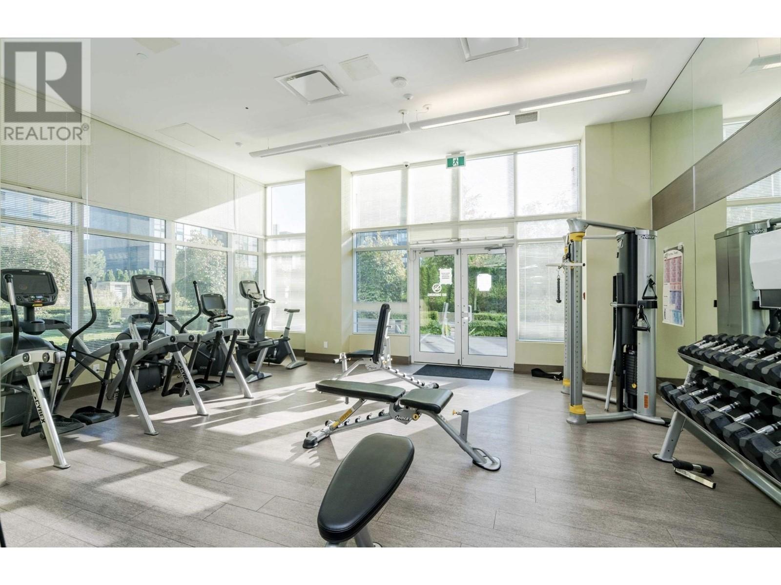 Listing Picture 4 of 7 : 3002 4900 LENNOX LANE, Burnaby / 本拿比 - 魯藝地產 Yvonne Lu Group - MLS Medallion Club Member