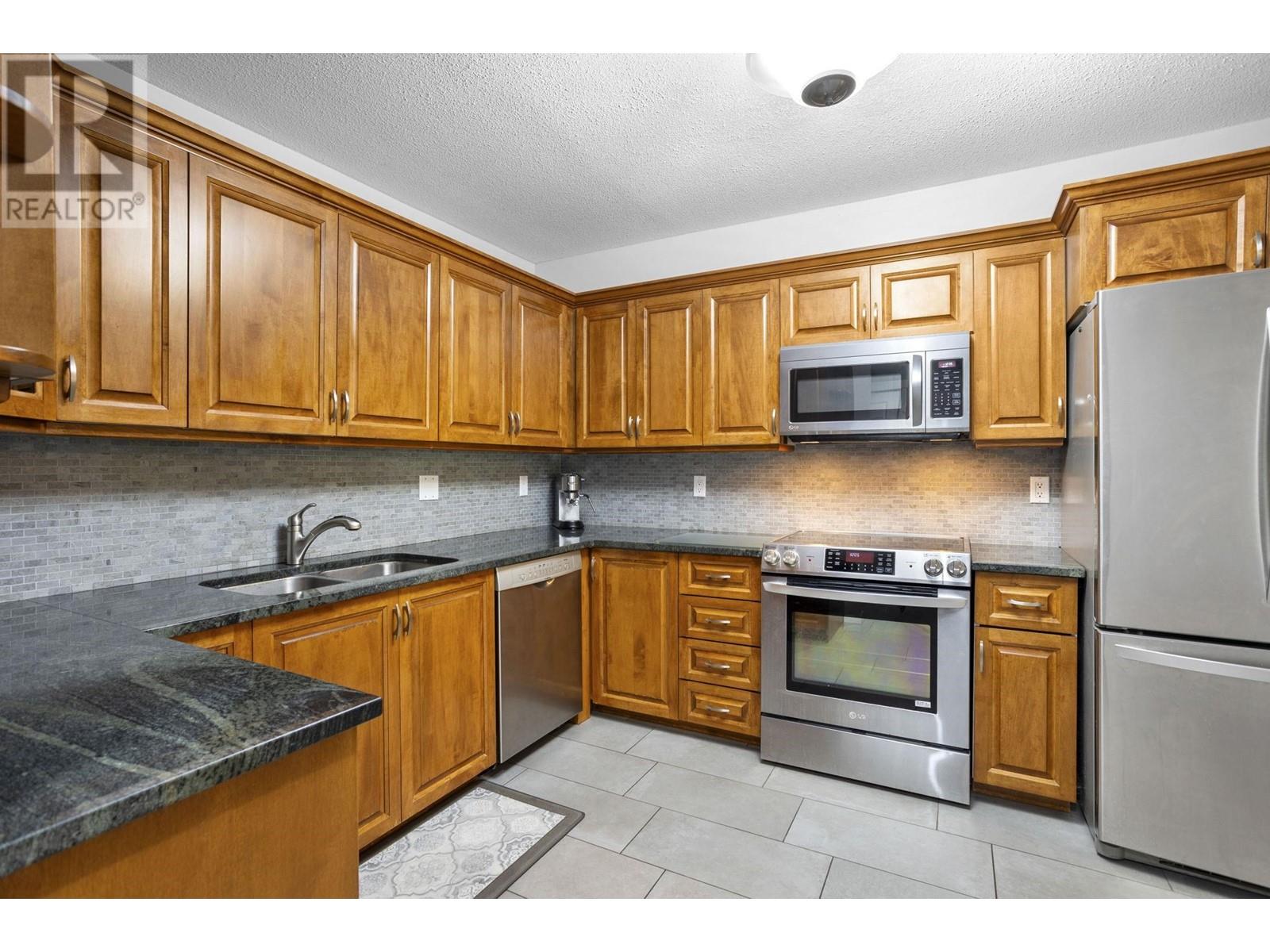 407 6737 Station Hill Court, Burnaby, British Columbia  V3N 4V2 - Photo 7 - R2965553