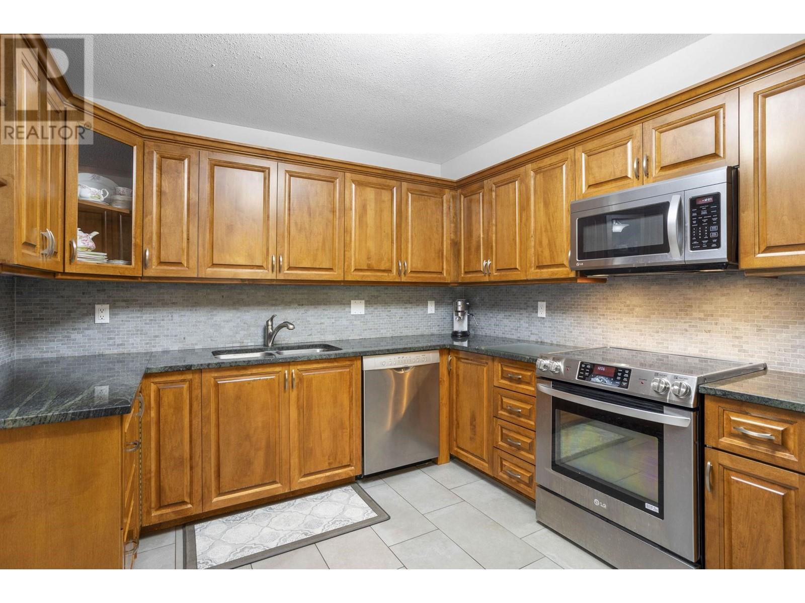 407 6737 Station Hill Court, Burnaby, British Columbia  V3N 4V2 - Photo 9 - R2965553