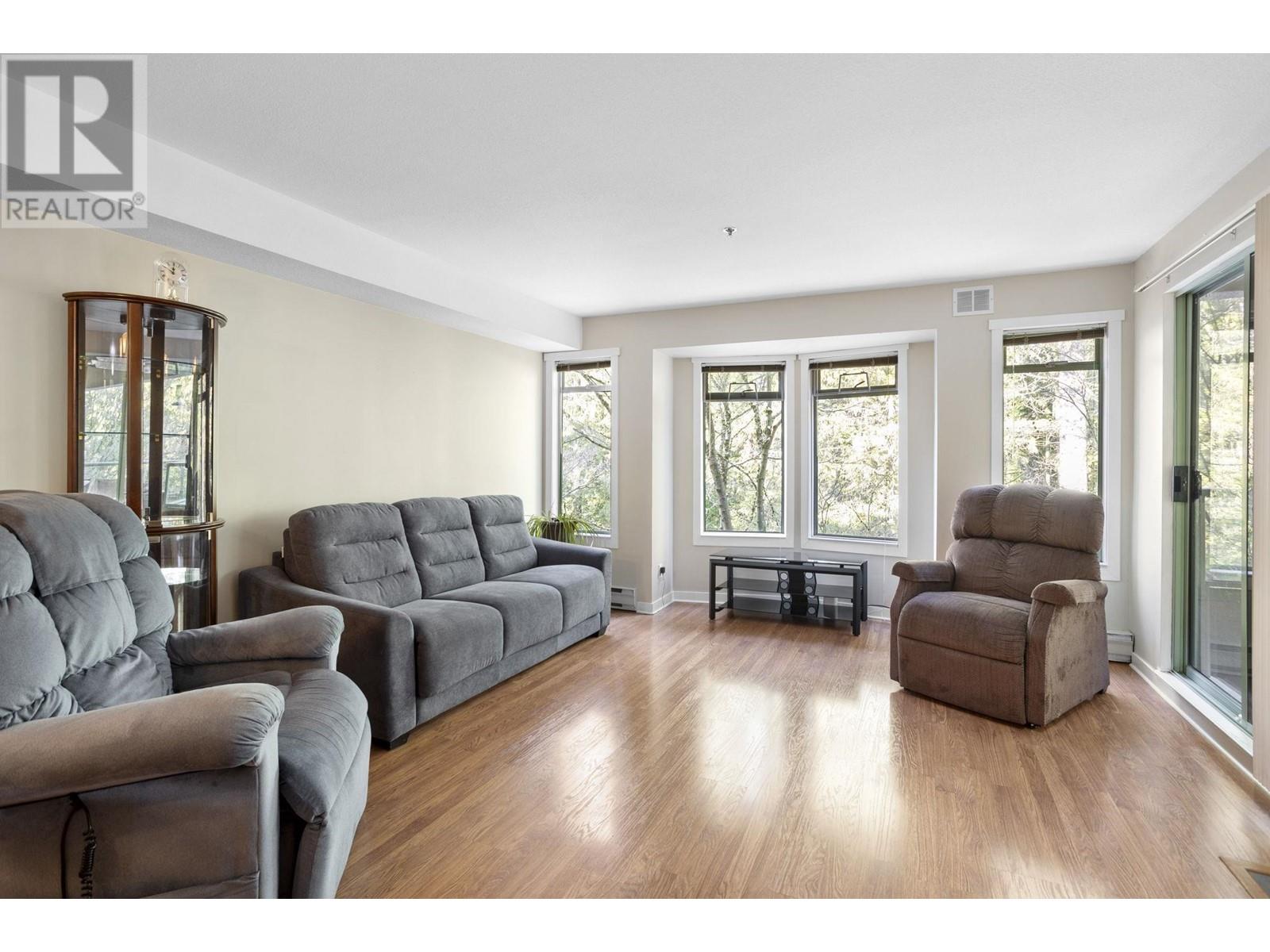 407 6737 Station Hill Court, Burnaby, British Columbia  V3N 4V2 - Photo 3 - R2965553