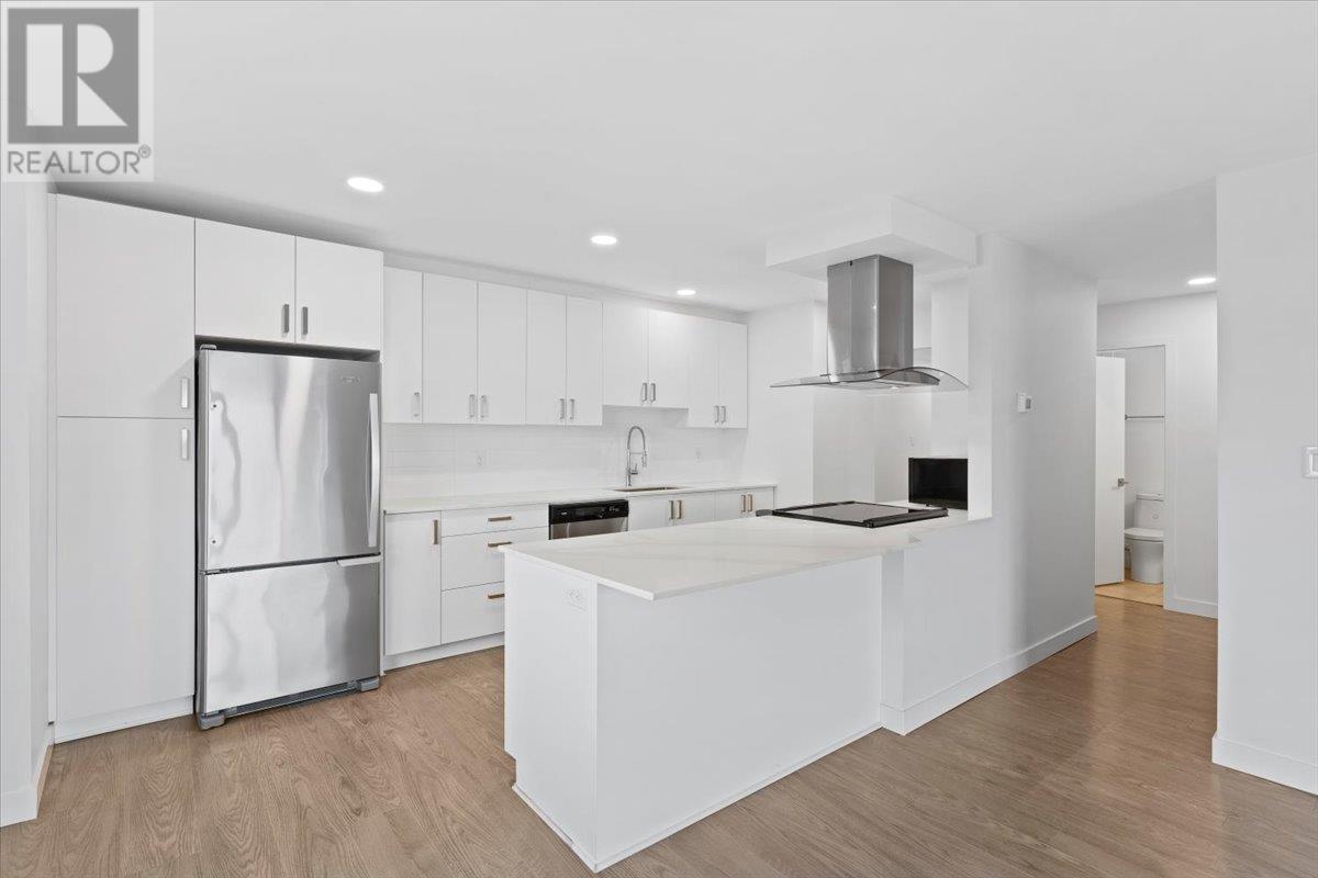 Listing Picture 4 of 30 : 205 4625 GRANGE STREET, Burnaby / 本拿比 - 魯藝地產 Yvonne Lu Group - MLS Medallion Club Member