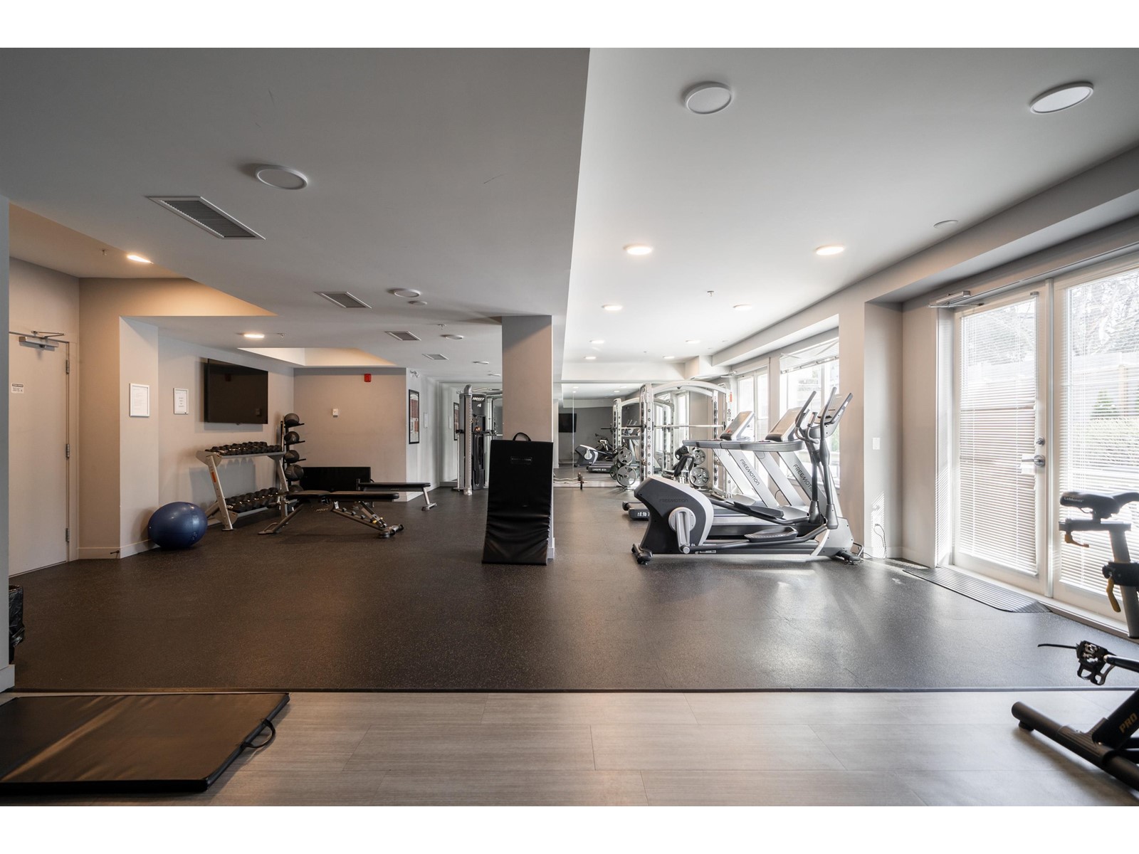 404 10838 Whalley Boulevard, Surrey, British Columbia  V3R 0G8 - Photo 20 - R2965747