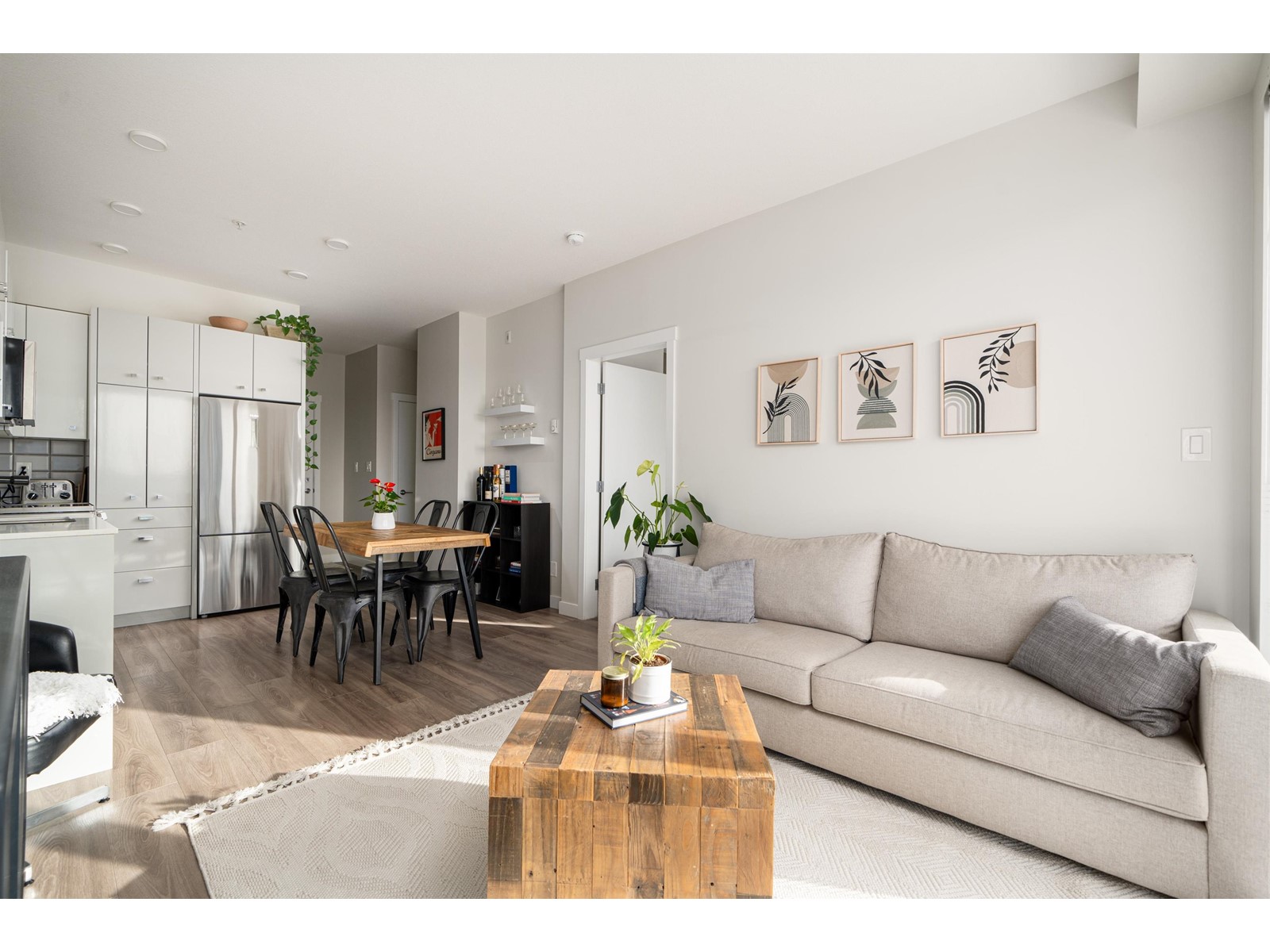 404 10838 Whalley Boulevard, Surrey, British Columbia  V3R 0G8 - Photo 8 - R2965747