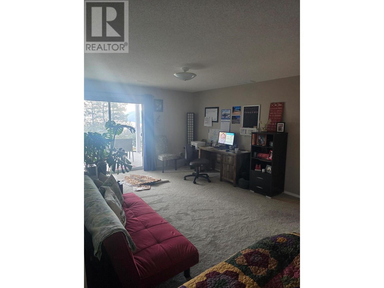 6261 Thompson Drive, Peachland, British Columbia  V0H 1X8 - Photo 8 - 10331682