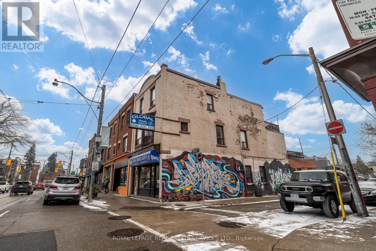 Property at 1075 COLLEGE STREET image 3