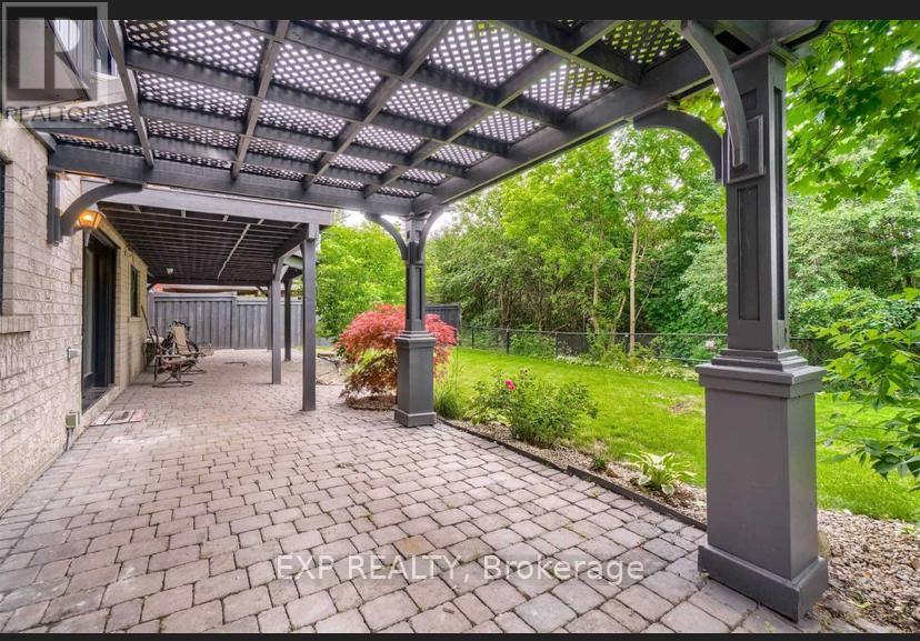 Property at 26 RICHLAND CRESCENT image 3