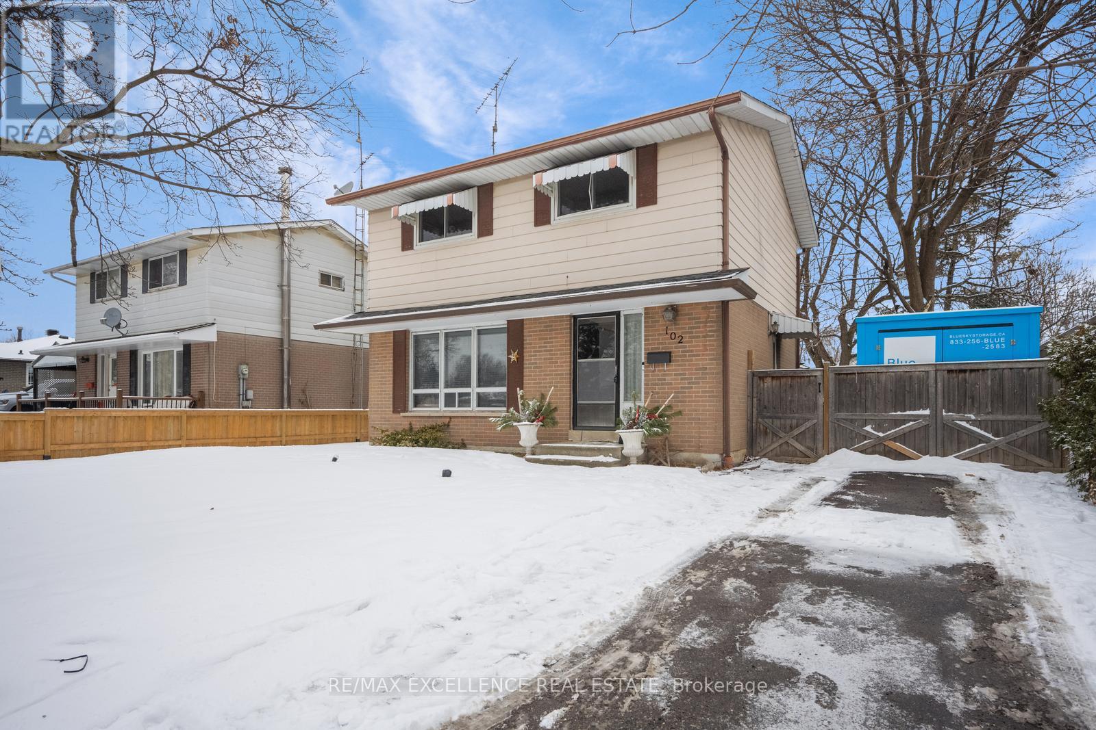 Property at 102 RUTHERFORD ROAD N image 2