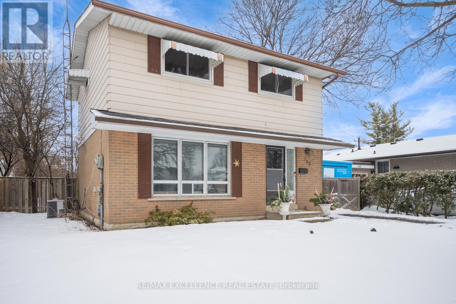 Property at 102 RUTHERFORD ROAD N image 3