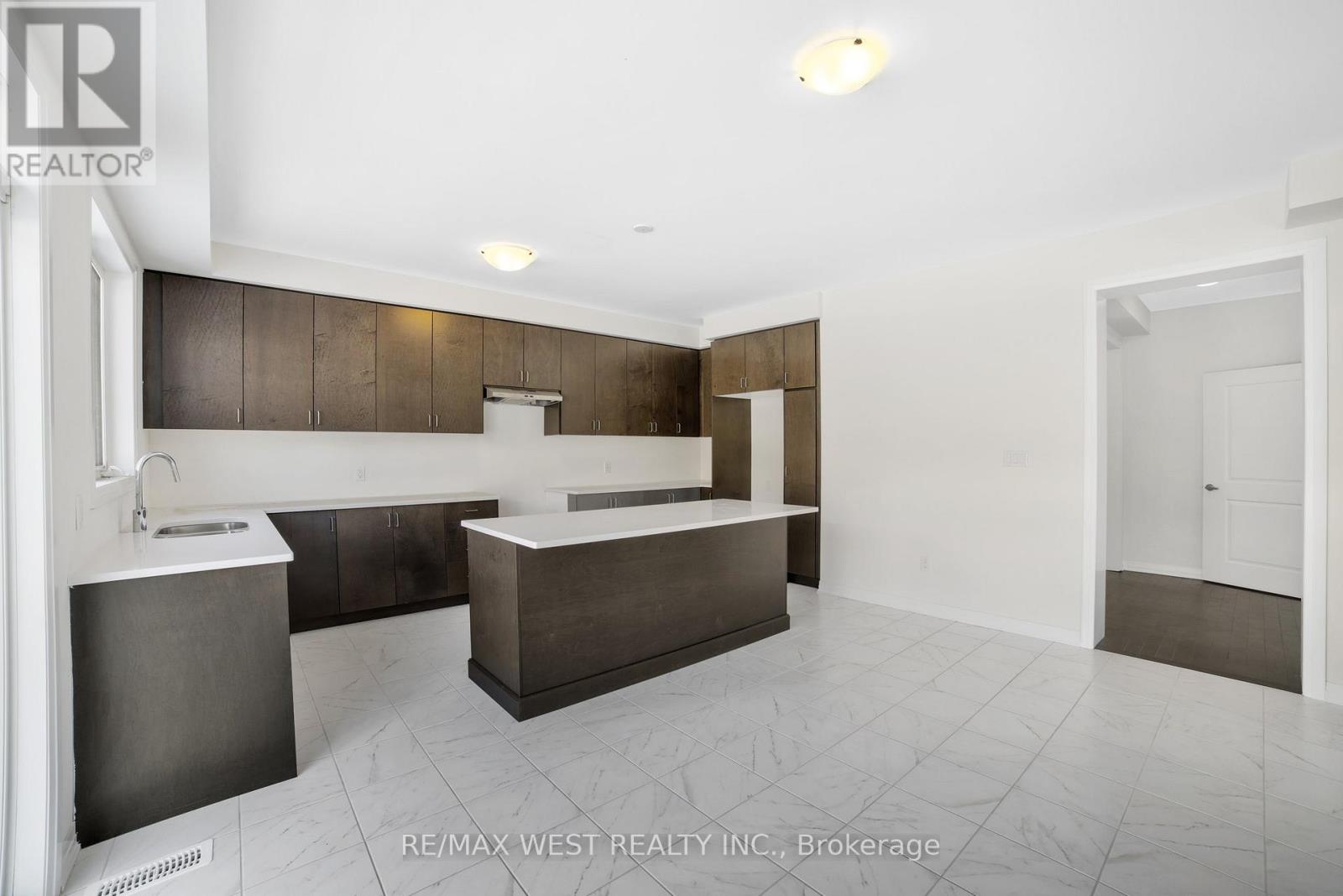 Property at 66 PRINCE PHILIP BOULEVARD image 4