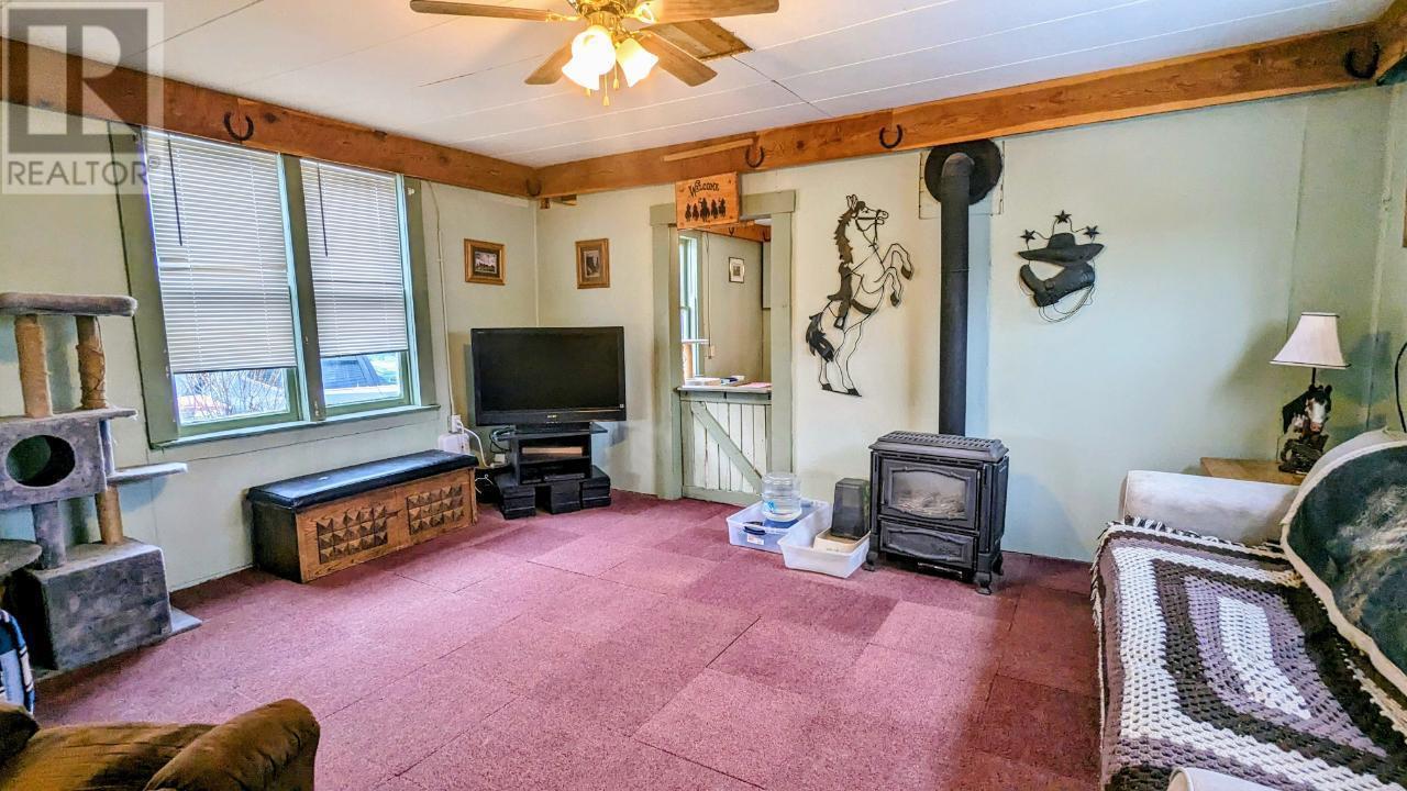 307 Smith Avenue, Clinton, British Columbia V0K 1K0 - Photo 11 - 10335135