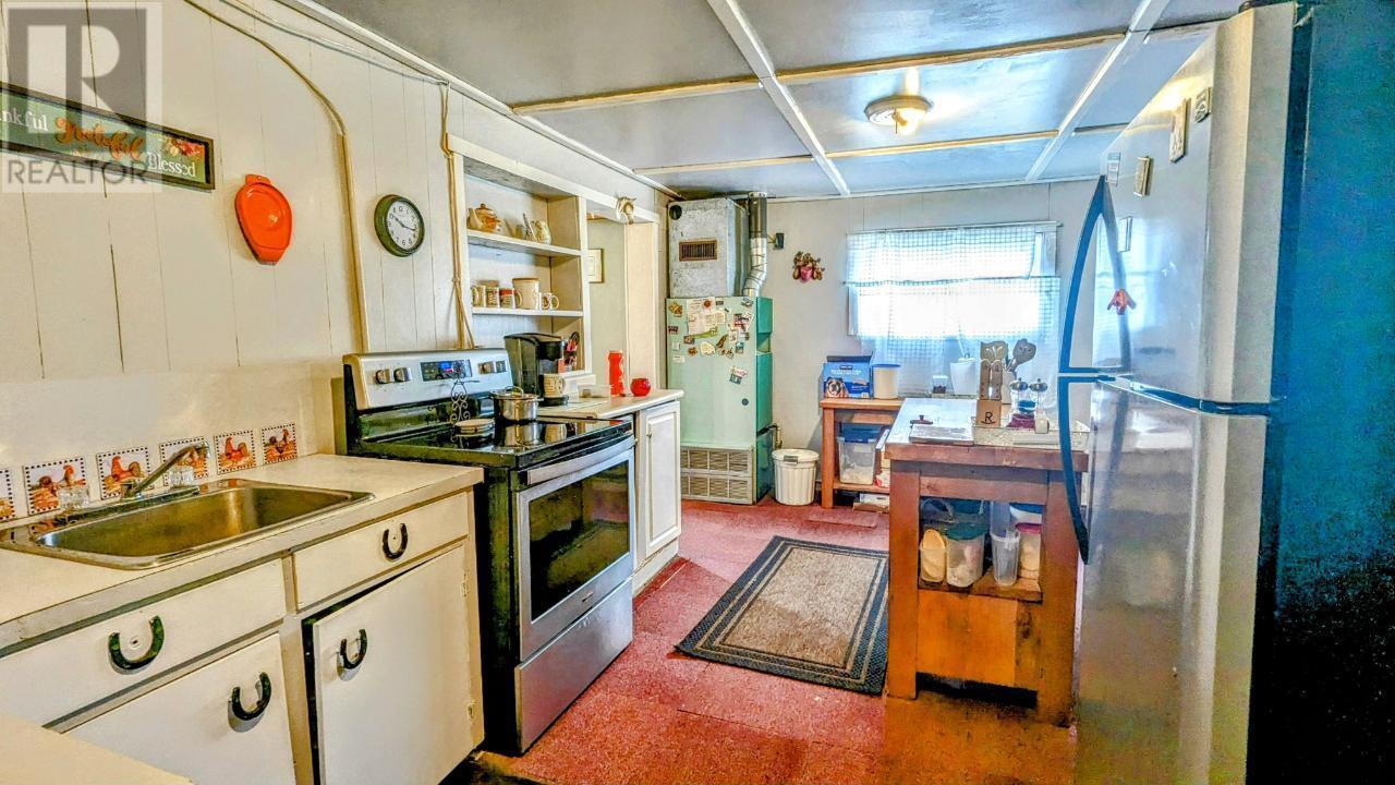 307 Smith Avenue, Clinton, British Columbia V0K 1K0 - Photo 5 - 10335135