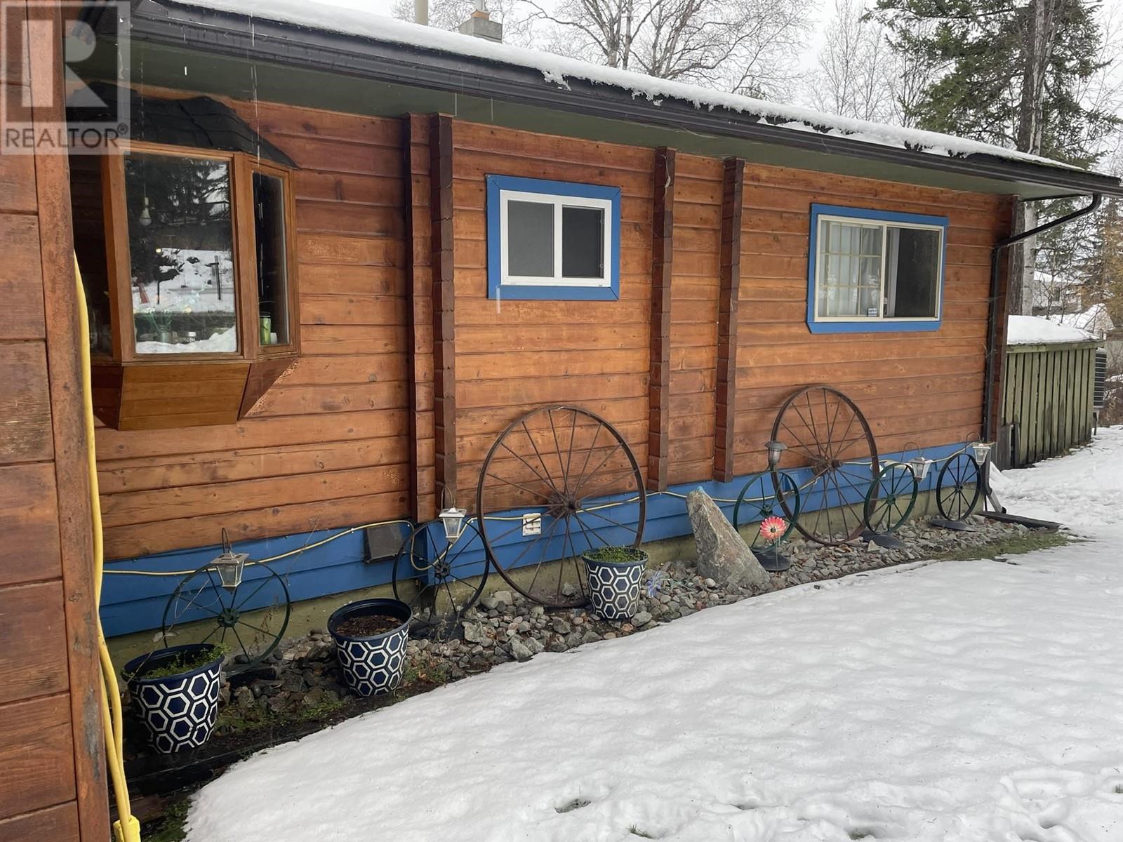 Property at 1344 LAKEVIEW DRIVE image 2