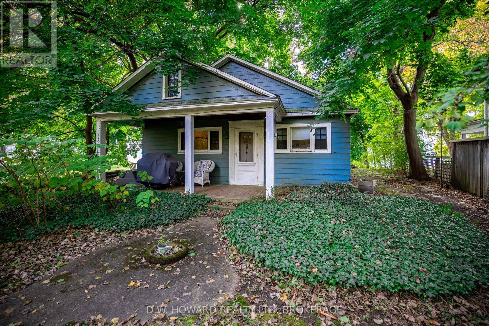 Property at 853 EDGEMERE ROAD image 1