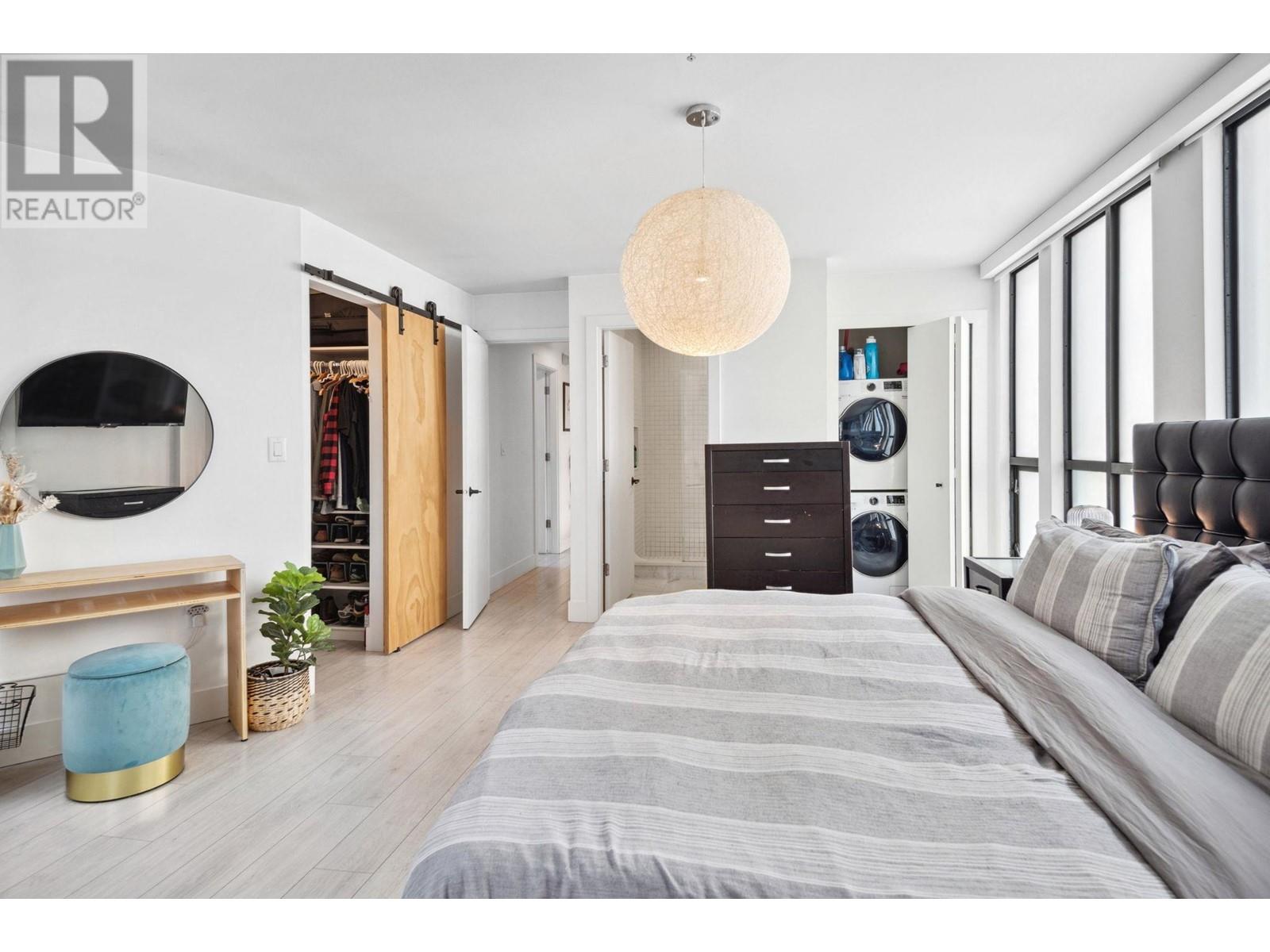 Listing Picture 11 of 14 : 4 9 E CORDOVA STREET, Vancouver / 溫哥華 - 魯藝地產 Yvonne Lu Group - MLS Medallion Club Member