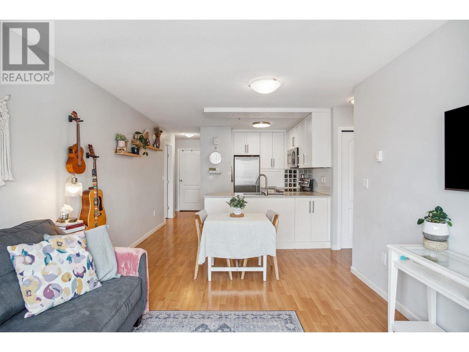 Listing Picture 4 of 20 : 405 189 ONTARIO PLACE, Vancouver / 溫哥華 - 魯藝地產 Yvonne Lu Group - MLS Medallion Club Member