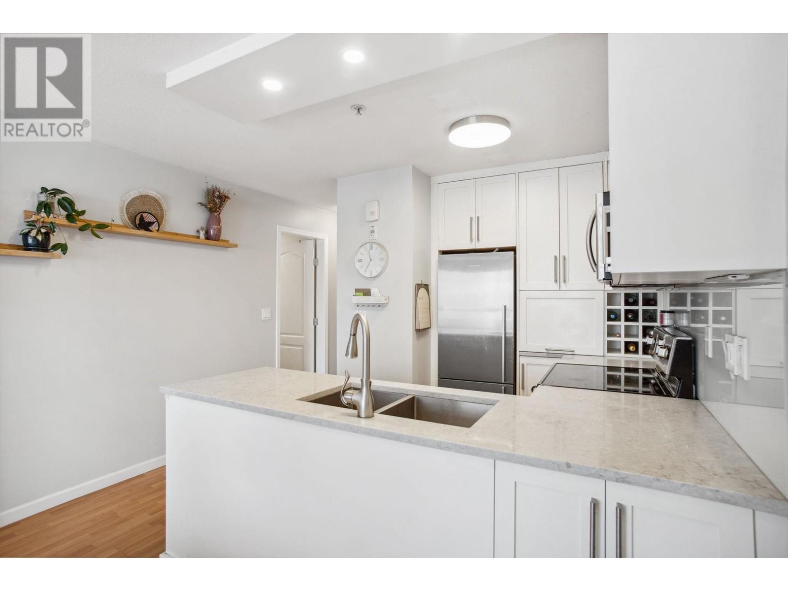 Listing Picture 6 of 20 : 405 189 ONTARIO PLACE, Vancouver / 溫哥華 - 魯藝地產 Yvonne Lu Group - MLS Medallion Club Member