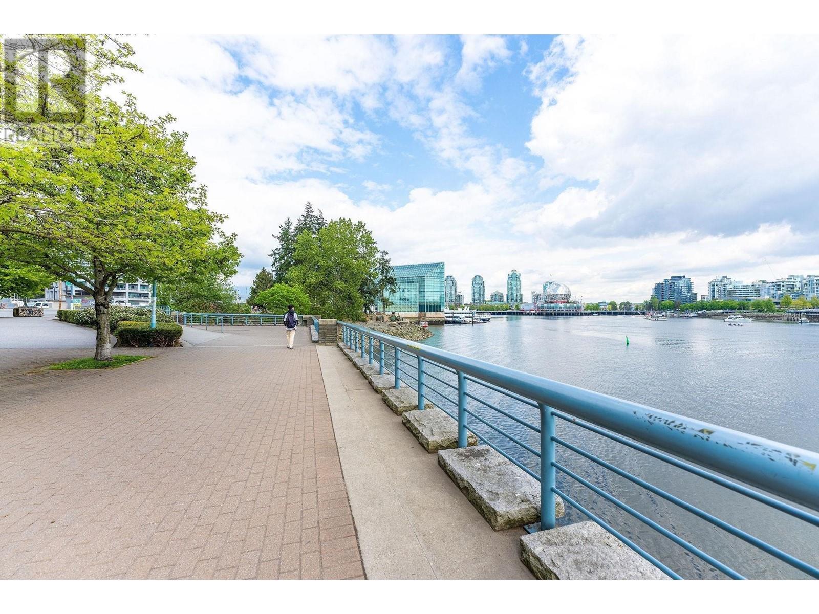 Listing Picture 26 of 34 : 907 33 SMITHE STREET, Vancouver / 溫哥華 - 魯藝地產 Yvonne Lu Group - MLS Medallion Club Member