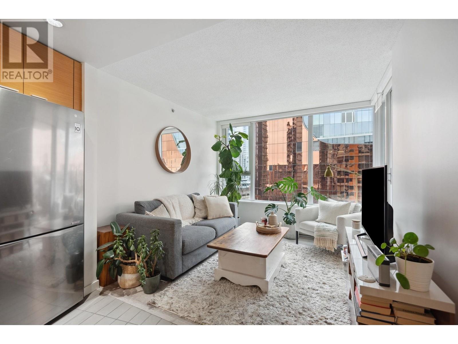 Listing Picture 3 of 34 : 907 33 SMITHE STREET, Vancouver / 溫哥華 - 魯藝地產 Yvonne Lu Group - MLS Medallion Club Member