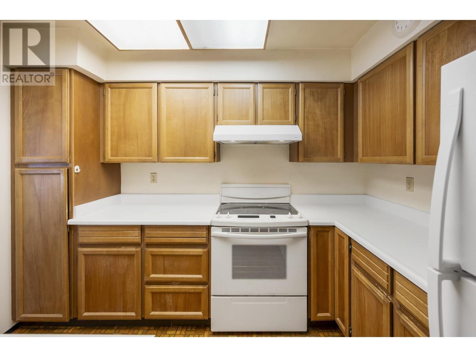 Listing Picture 22 of 40 : 105 4101 YEW STREET, Vancouver / 溫哥華 - 魯藝地產 Yvonne Lu Group - MLS Medallion Club Member