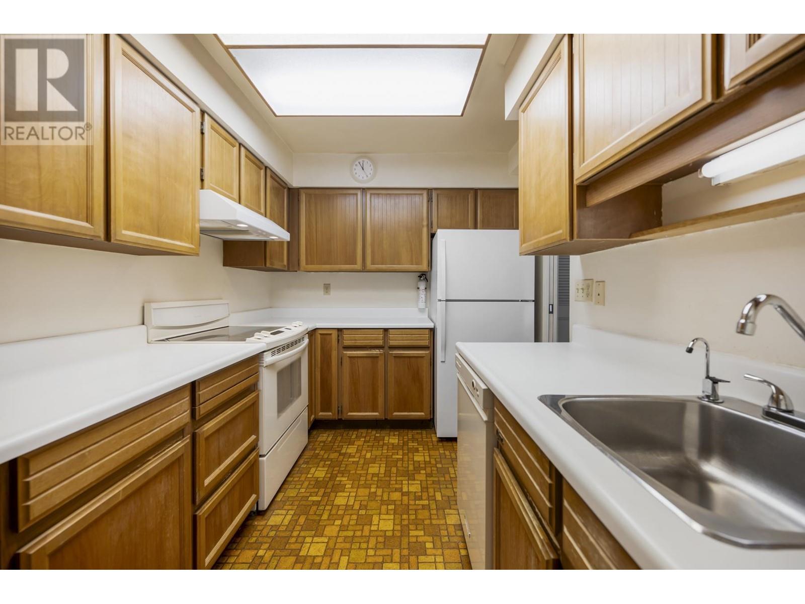 Listing Picture 24 of 40 : 105 4101 YEW STREET, Vancouver / 溫哥華 - 魯藝地產 Yvonne Lu Group - MLS Medallion Club Member