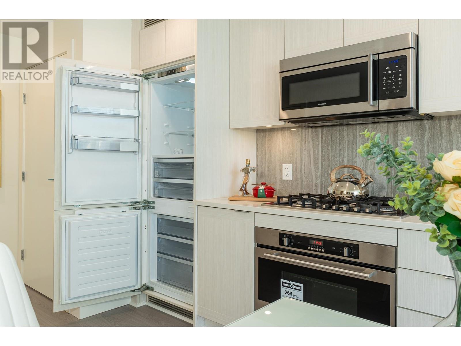 Listing Picture 11 of 38 : 906 5051 IMPERIAL STREET, Burnaby / 本拿比 - 魯藝地產 Yvonne Lu Group - MLS Medallion Club Member