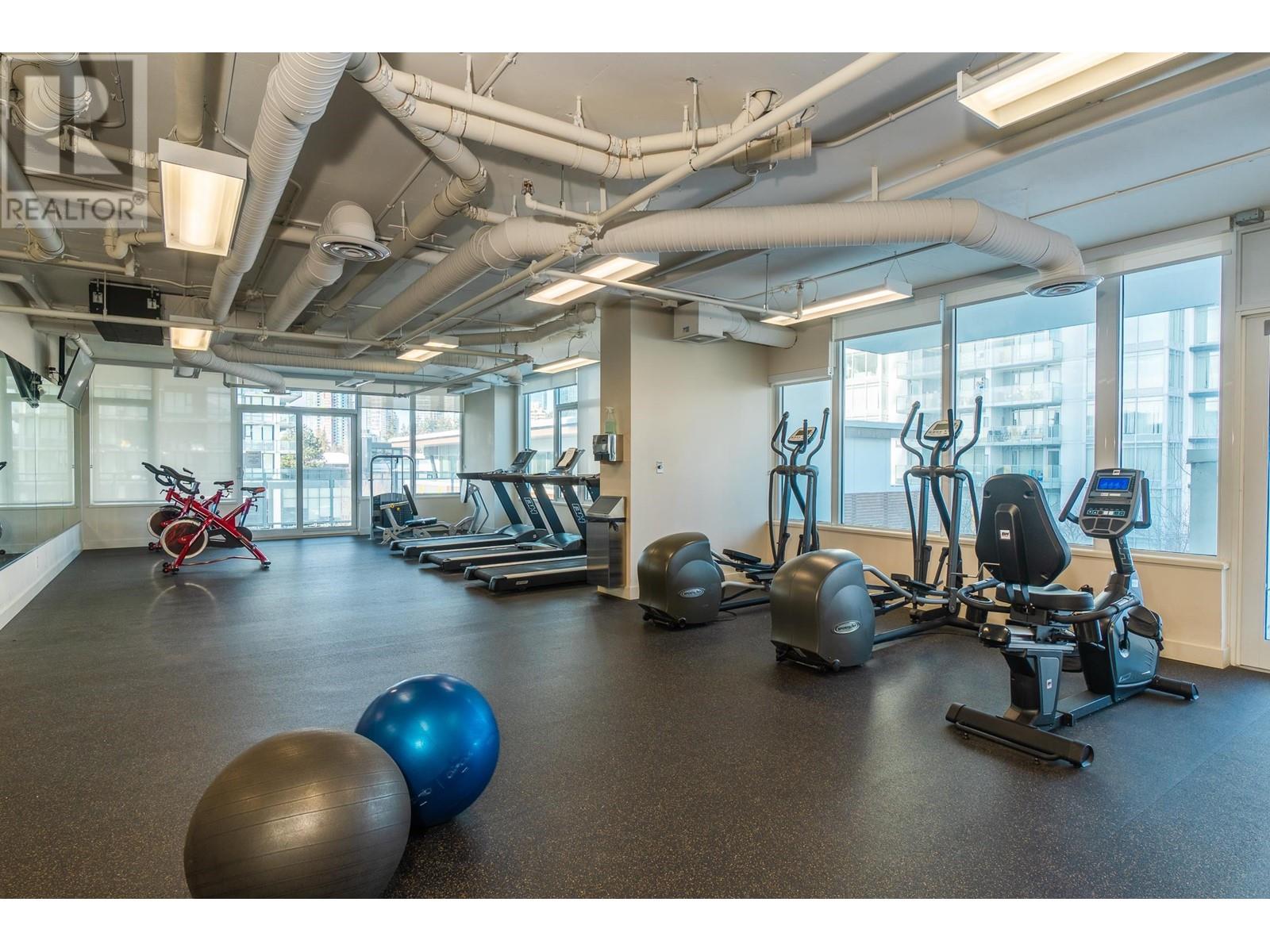 Listing Picture 29 of 38 : 906 5051 IMPERIAL STREET, Burnaby / 本拿比 - 魯藝地產 Yvonne Lu Group - MLS Medallion Club Member