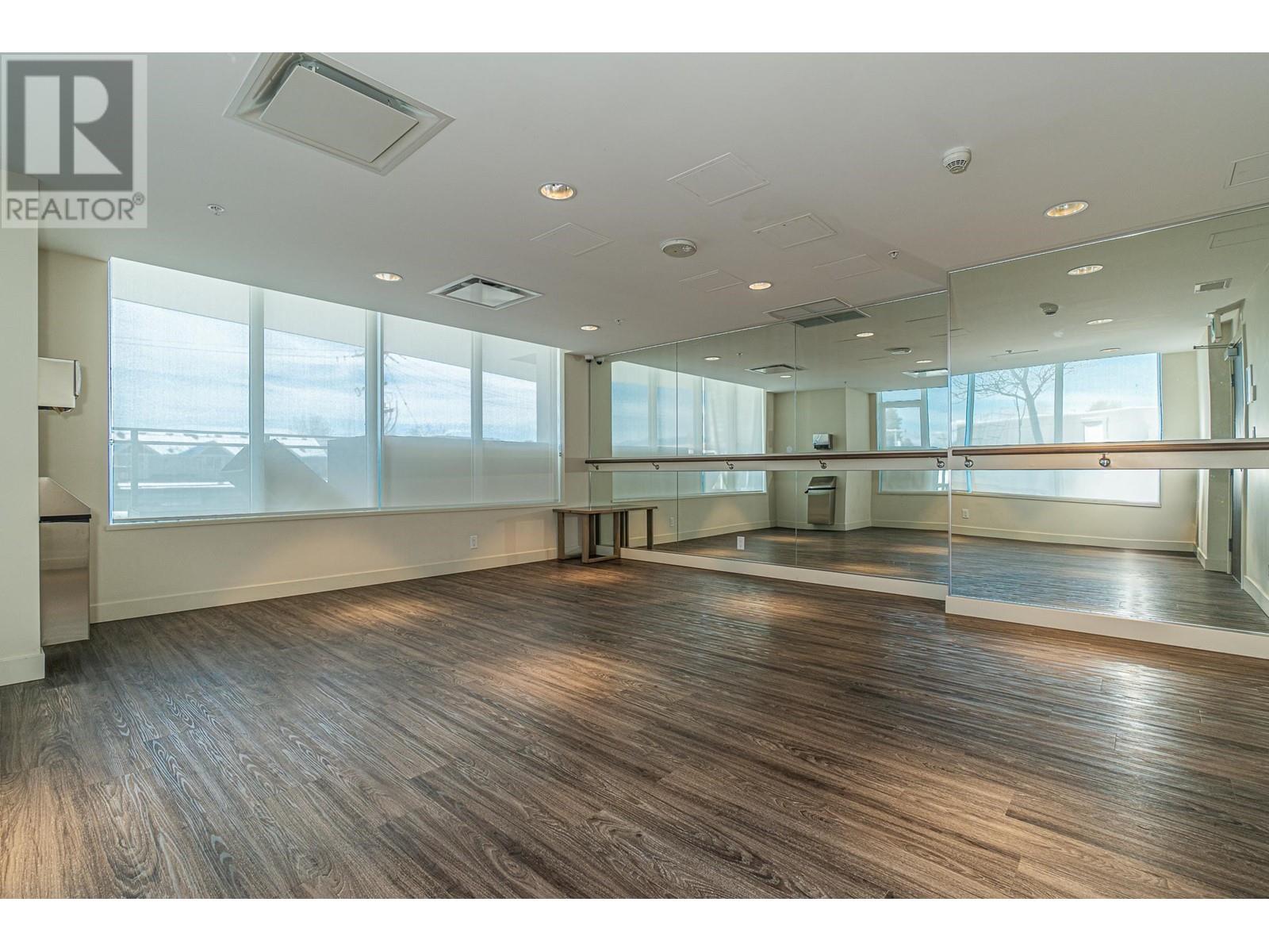 Listing Picture 34 of 38 : 906 5051 IMPERIAL STREET, Burnaby / 本拿比 - 魯藝地產 Yvonne Lu Group - MLS Medallion Club Member
