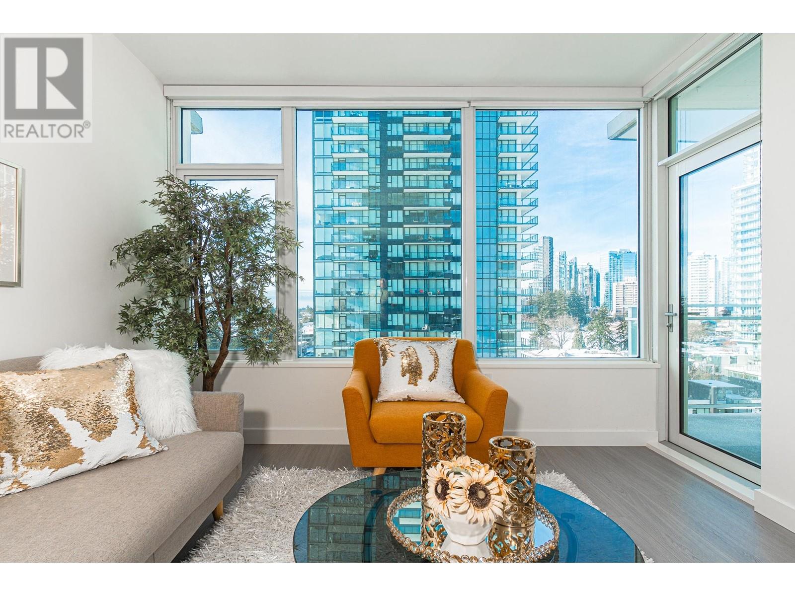 Listing Picture 7 of 38 : 906 5051 IMPERIAL STREET, Burnaby / 本拿比 - 魯藝地產 Yvonne Lu Group - MLS Medallion Club Member