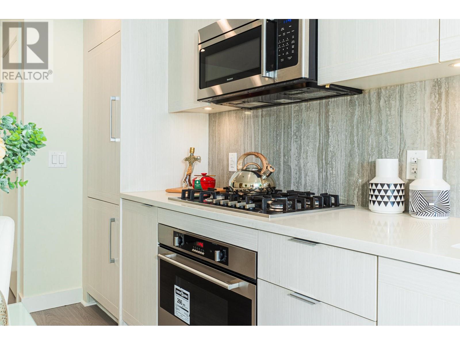 Listing Picture 9 of 38 : 906 5051 IMPERIAL STREET, Burnaby / 本拿比 - 魯藝地產 Yvonne Lu Group - MLS Medallion Club Member
