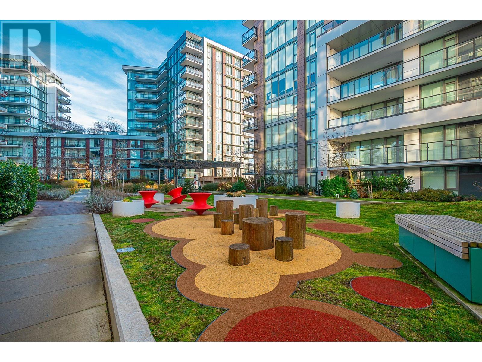 Listing Picture 36 of 40 : 505 3200 CORVETTE WAY, Richmond / 烈治文 - 魯藝地產 Yvonne Lu Group - MLS Medallion Club Member