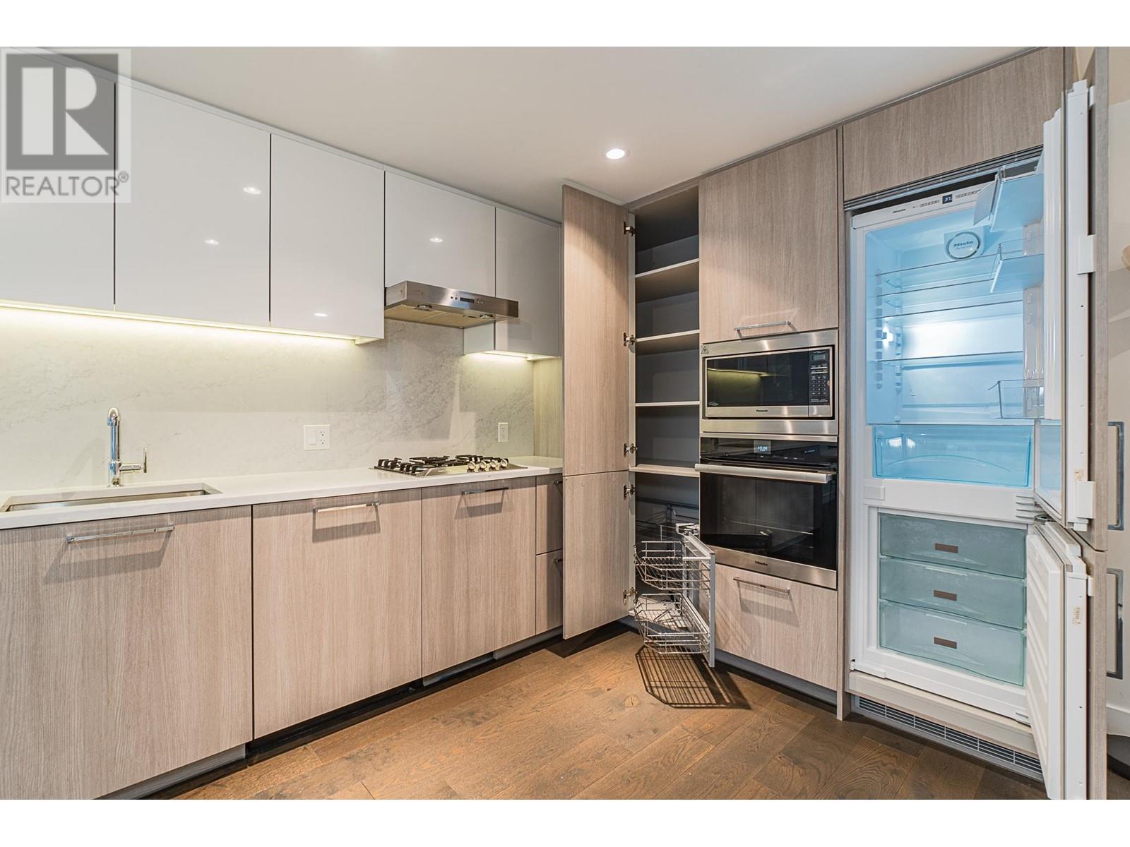Listing Picture 6 of 40 : 505 3200 CORVETTE WAY, Richmond / 烈治文 - 魯藝地產 Yvonne Lu Group - MLS Medallion Club Member