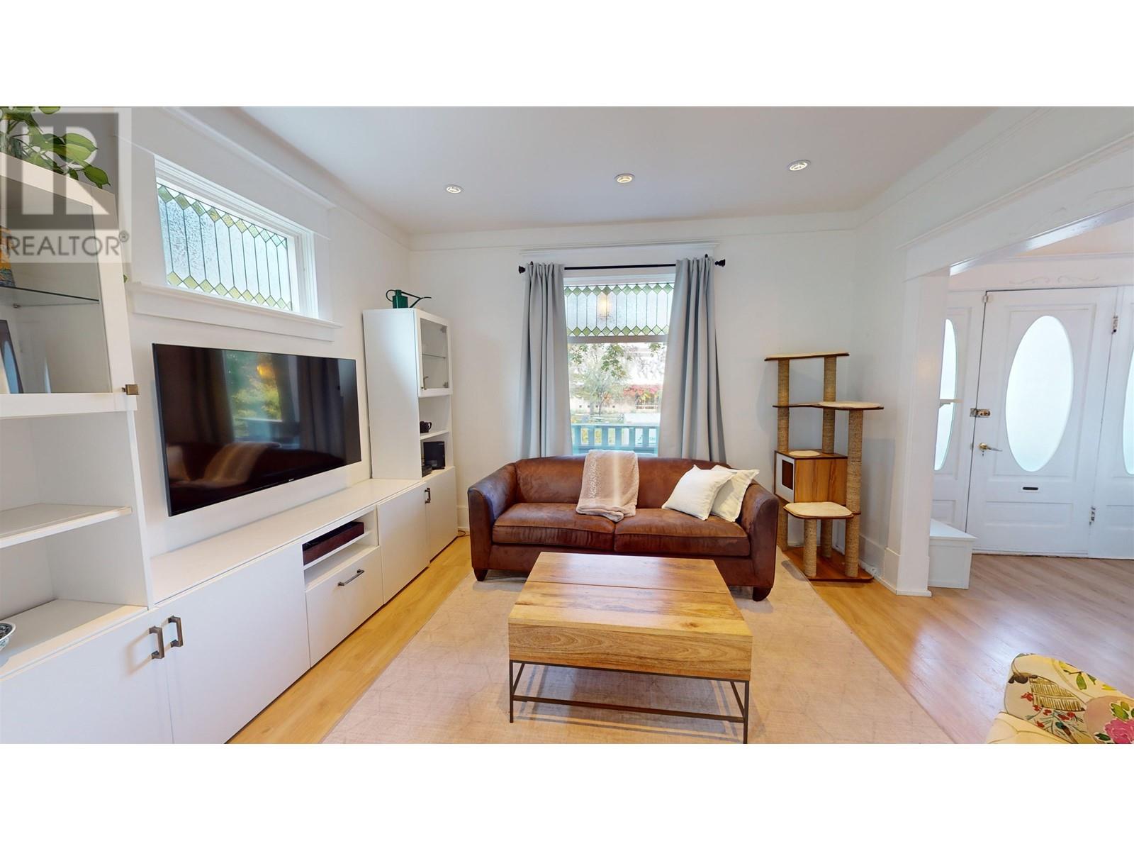 428 E 24th Avenue, Vancouver, British Columbia  V5V 2A1 - Photo 4 - R2965743