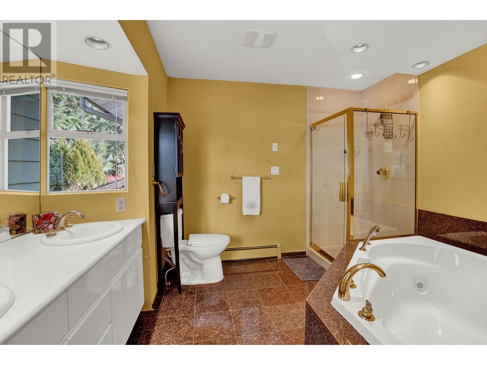 638 Elstree Place, North Vancouver, British Columbia  V7N 2Y3 - Photo 36 - R2965757