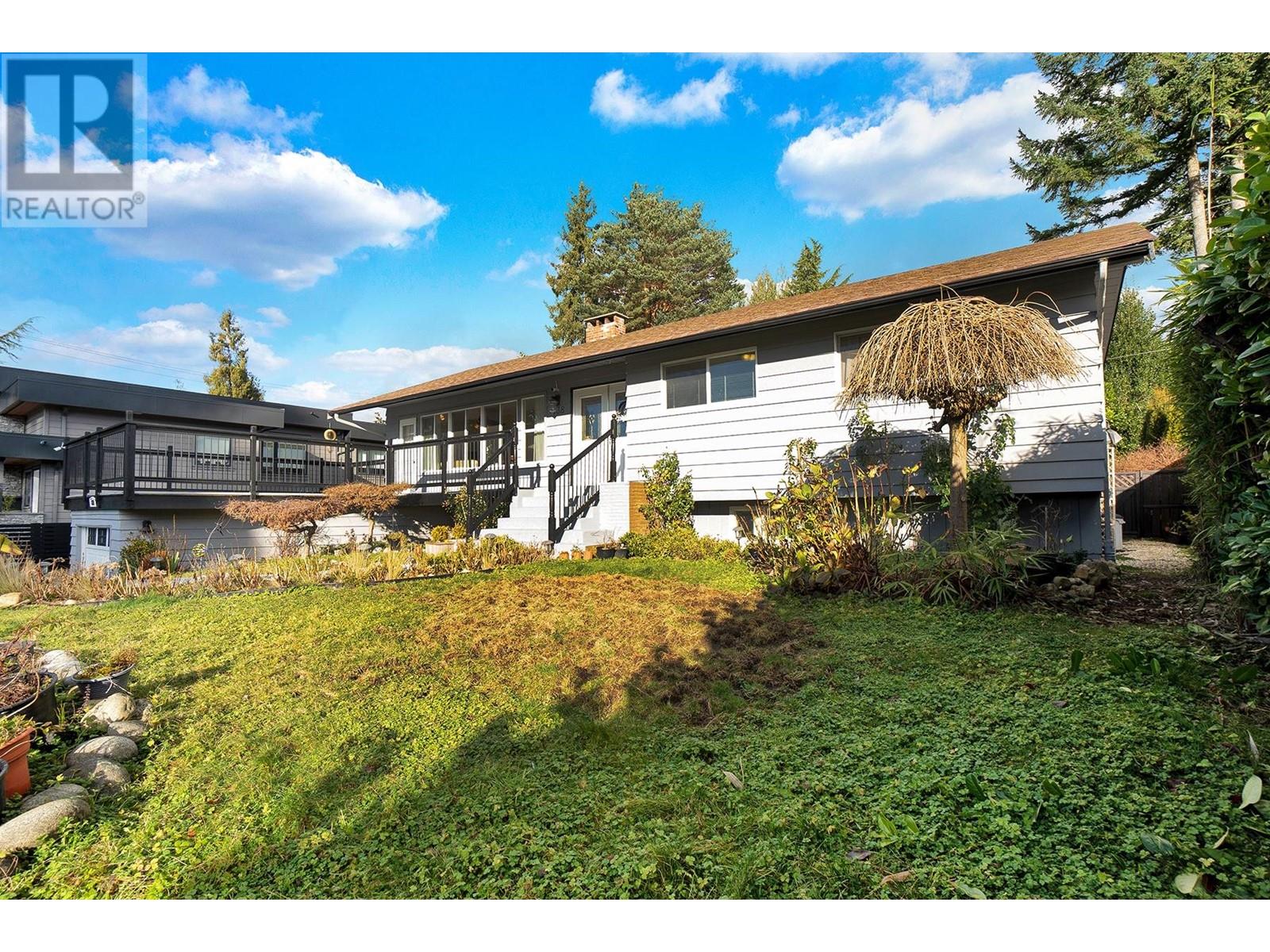 638 Elstree Place, North Vancouver, British Columbia  V7N 2Y3 - Photo 5 - R2965757