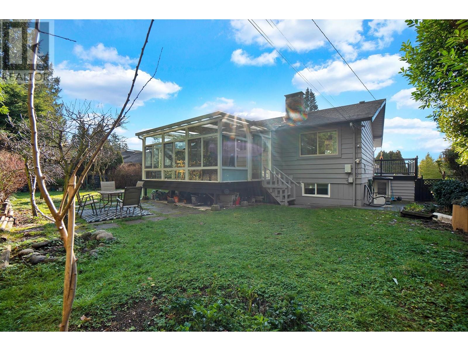 638 Elstree Place, North Vancouver, British Columbia  V7N 2Y3 - Photo 7 - R2965757