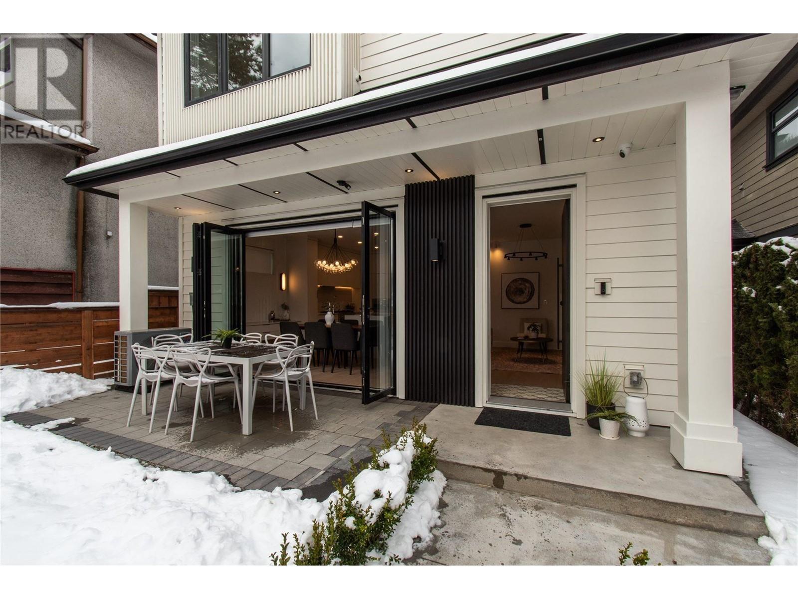 1 2169 Charles Street, Vancouver, British Columbia  V5L 2H8 - Photo 3 - R2965425