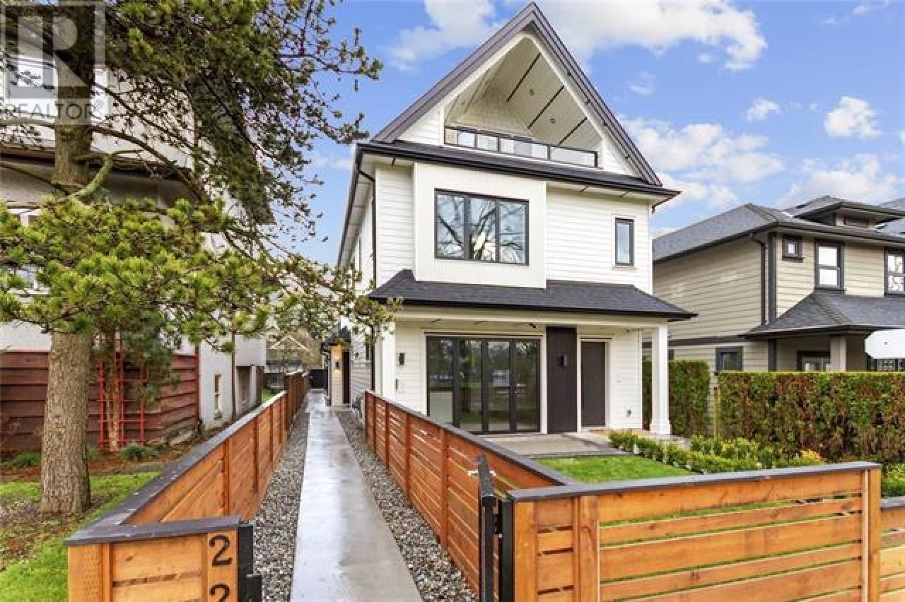 1 2169 CHARLES STREET, vancouver, British Columbia