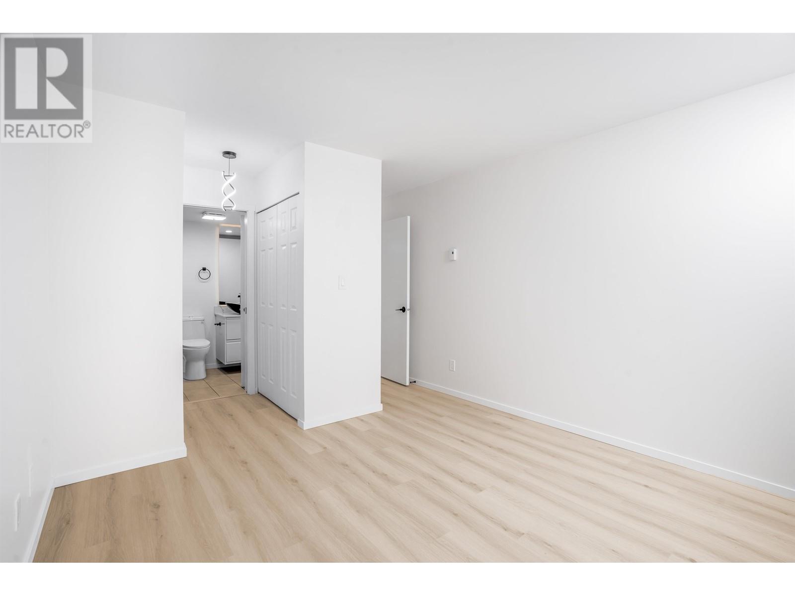 Listing Picture 15 of 29 : 204 8280 WESTMINSTER HIGHWAY, Richmond / 烈治文 - 魯藝地產 Yvonne Lu Group - MLS Medallion Club Member