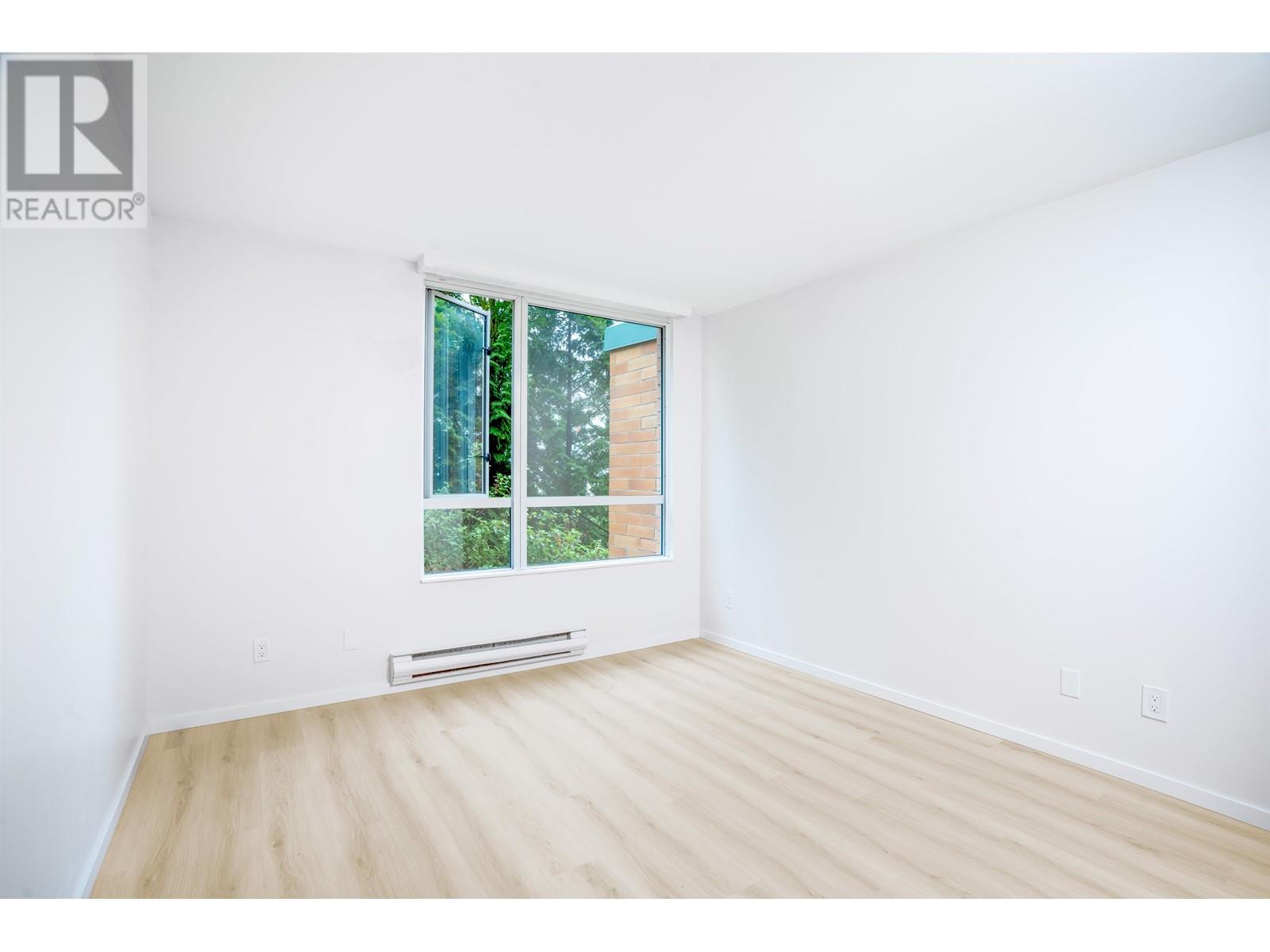 Listing Picture 13 of 29 : 204 8280 WESTMINSTER HIGHWAY, Richmond / 烈治文 - 魯藝地產 Yvonne Lu Group - MLS Medallion Club Member