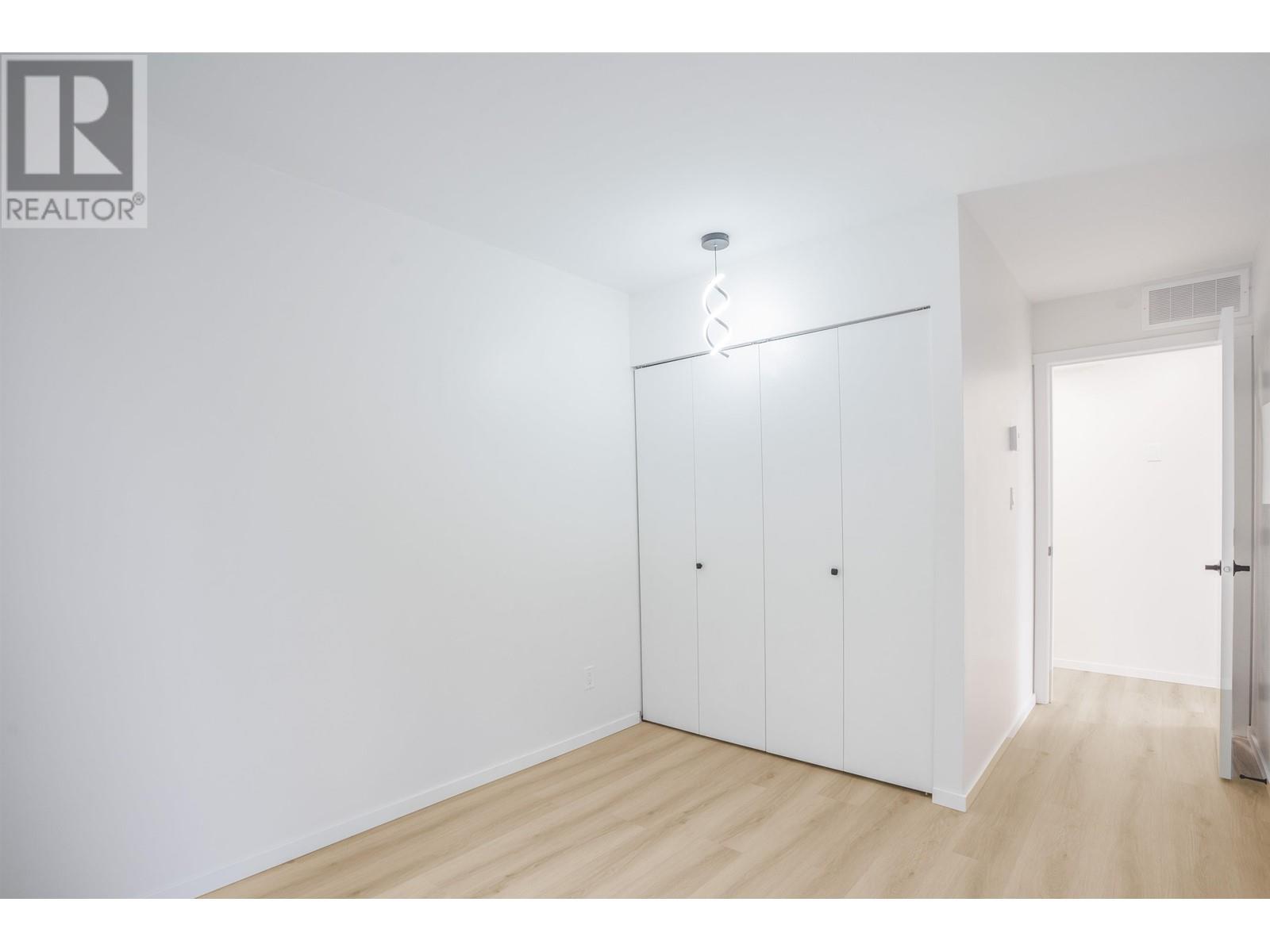 Listing Picture 19 of 29 : 204 8280 WESTMINSTER HIGHWAY, Richmond / 烈治文 - 魯藝地產 Yvonne Lu Group - MLS Medallion Club Member