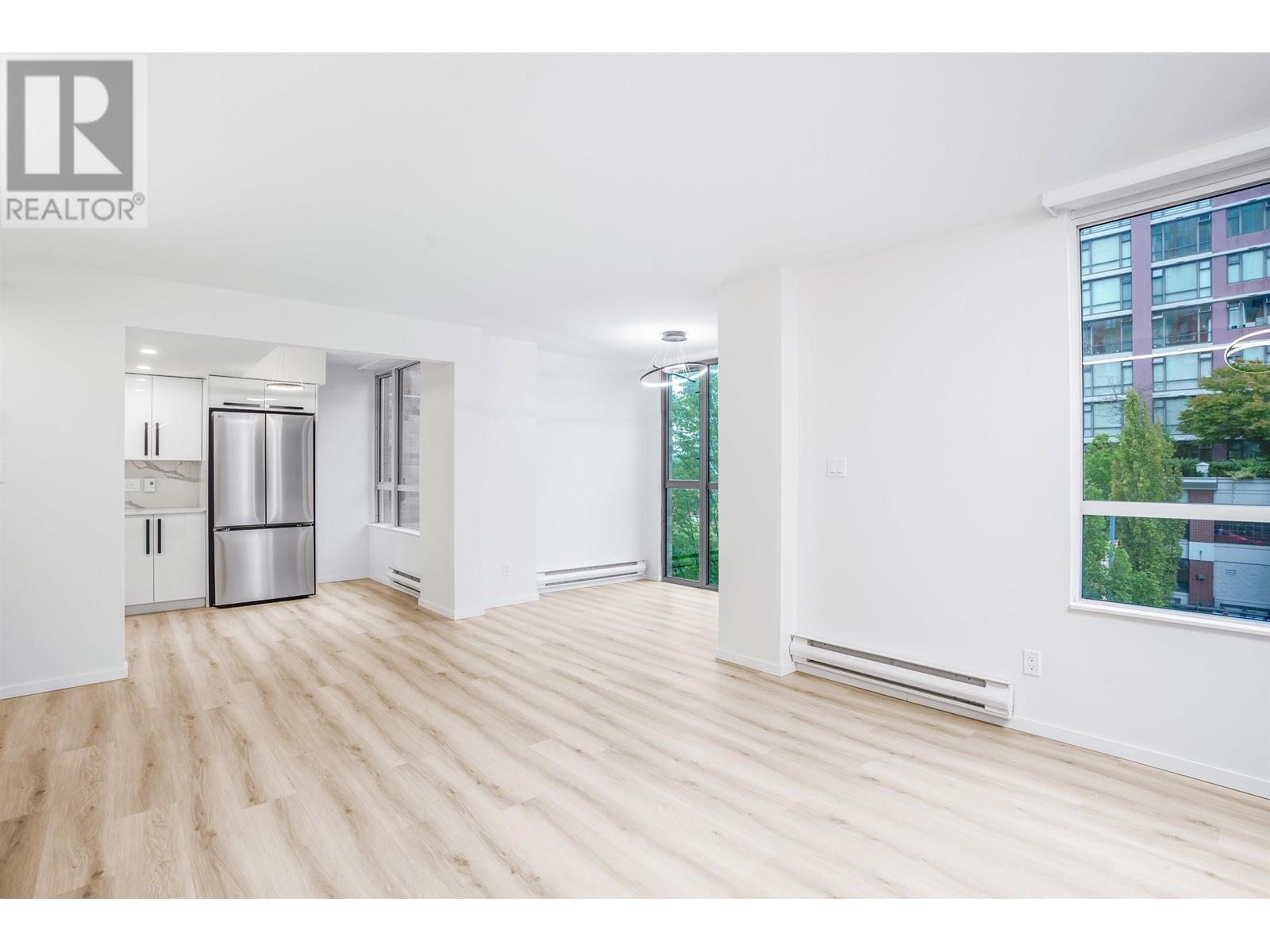 Listing Picture 5 of 29 : 204 8280 WESTMINSTER HIGHWAY, Richmond / 烈治文 - 魯藝地產 Yvonne Lu Group - MLS Medallion Club Member