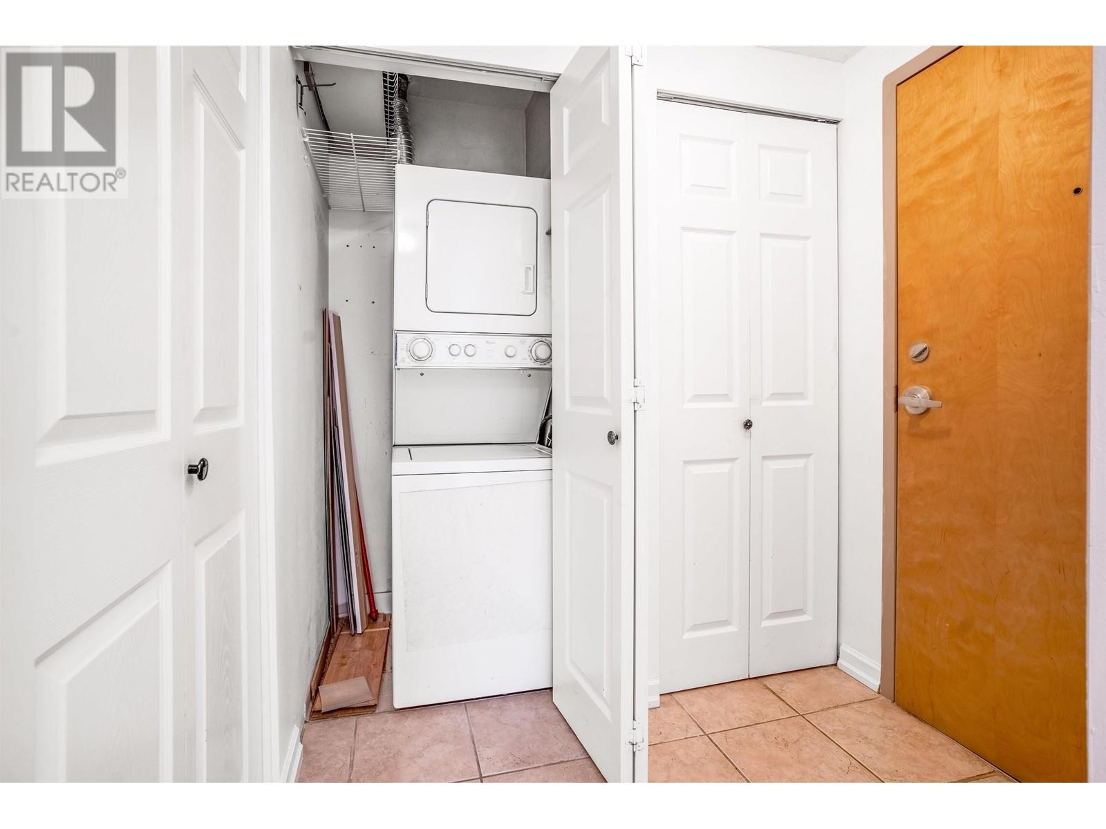 Listing Picture 24 of 33 : 1408 1420 W GEORGIA STREET, Vancouver / 溫哥華 - 魯藝地產 Yvonne Lu Group - MLS Medallion Club Member