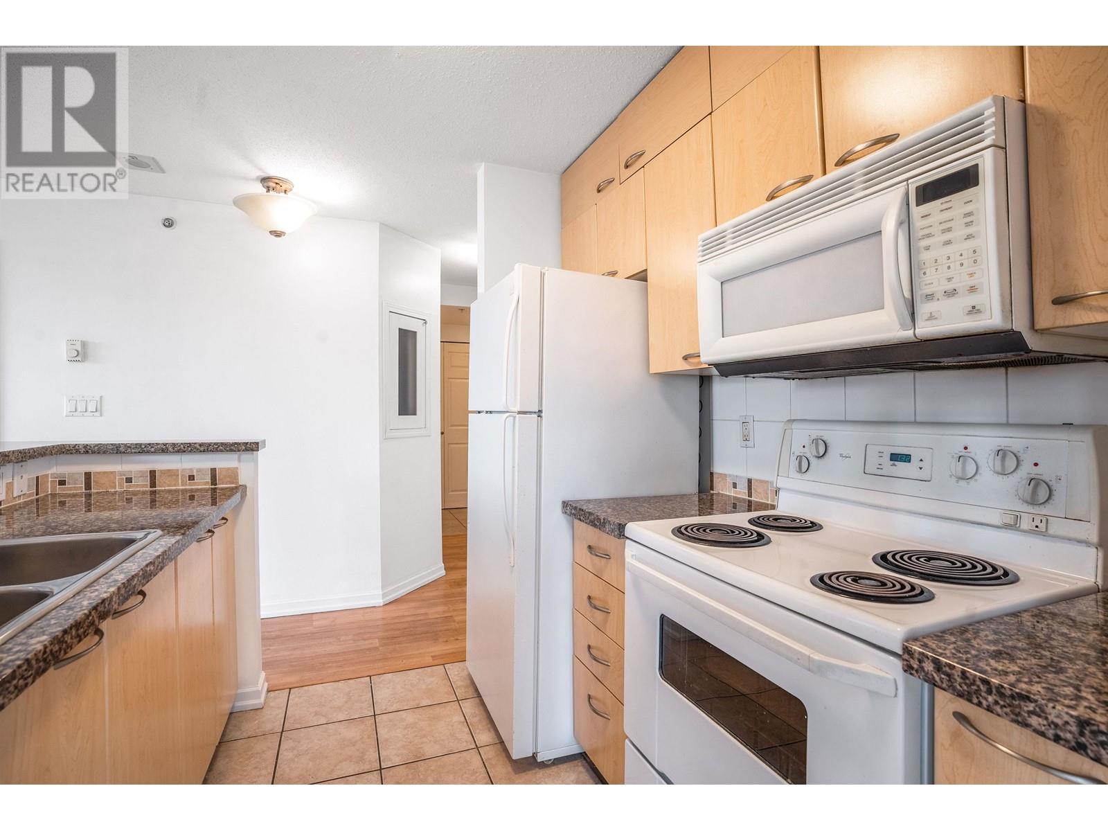 Listing Picture 16 of 33 : 1408 1420 W GEORGIA STREET, Vancouver / 溫哥華 - 魯藝地產 Yvonne Lu Group - MLS Medallion Club Member