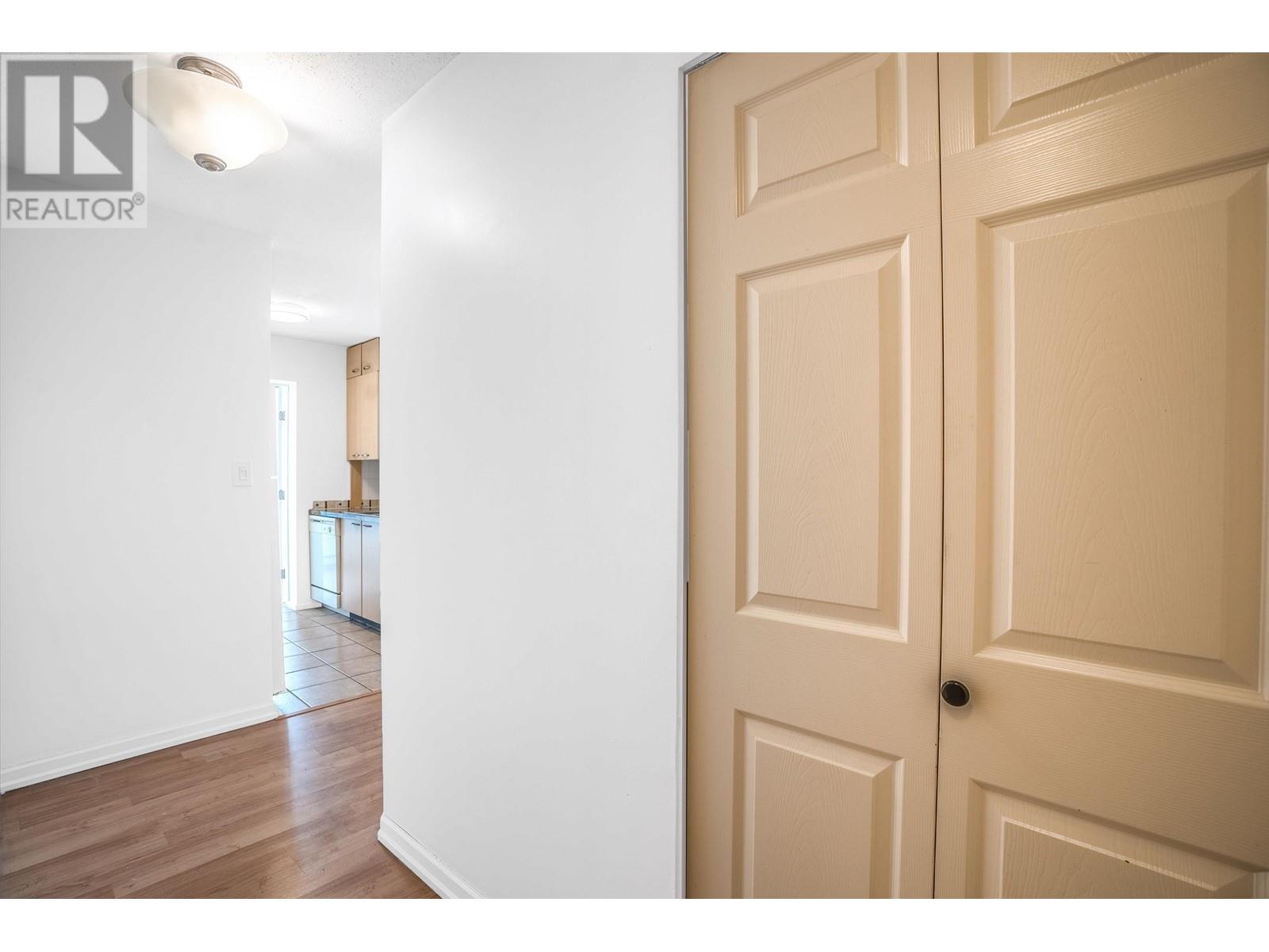 Listing Picture 30 of 33 : 1408 1420 W GEORGIA STREET, Vancouver / 溫哥華 - 魯藝地產 Yvonne Lu Group - MLS Medallion Club Member