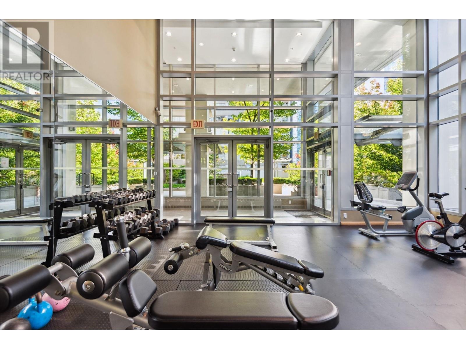 Listing Picture 26 of 33 : 1408 1420 W GEORGIA STREET, Vancouver / 溫哥華 - 魯藝地產 Yvonne Lu Group - MLS Medallion Club Member